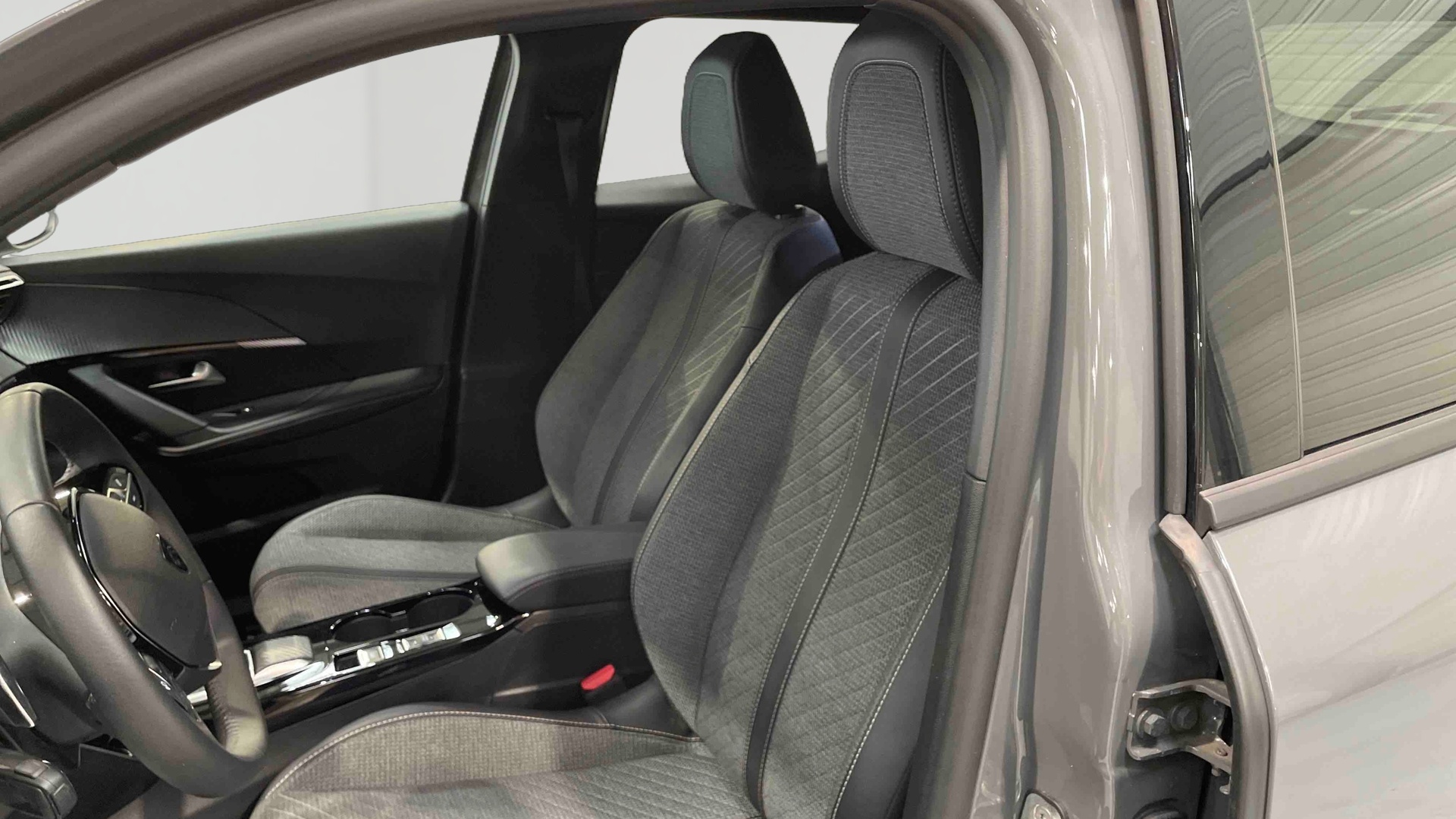PEUGEOT 2008 130 S&S EAT8 Allure - 5P