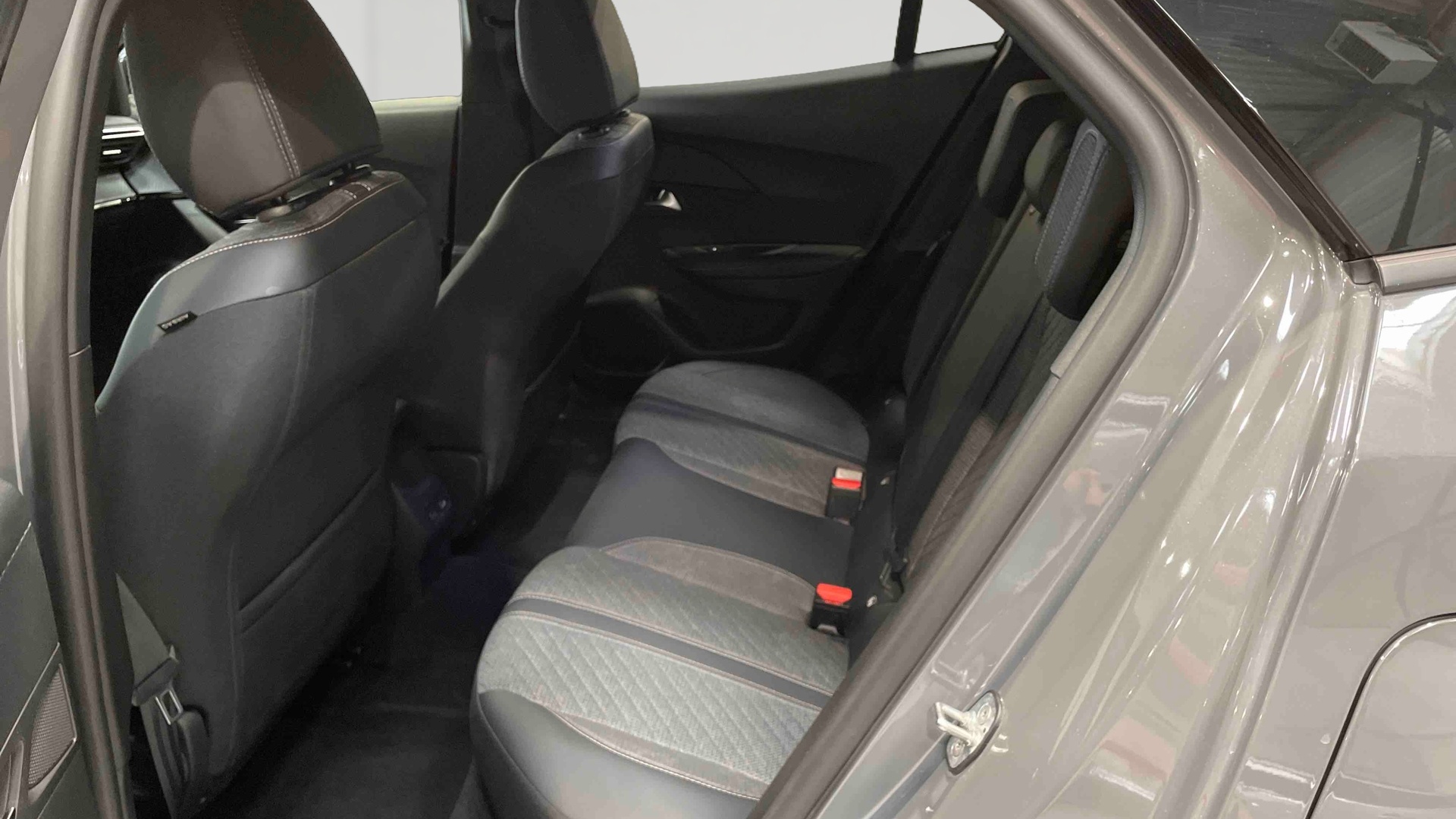 PEUGEOT 2008 130 S&S EAT8 Allure - 5P