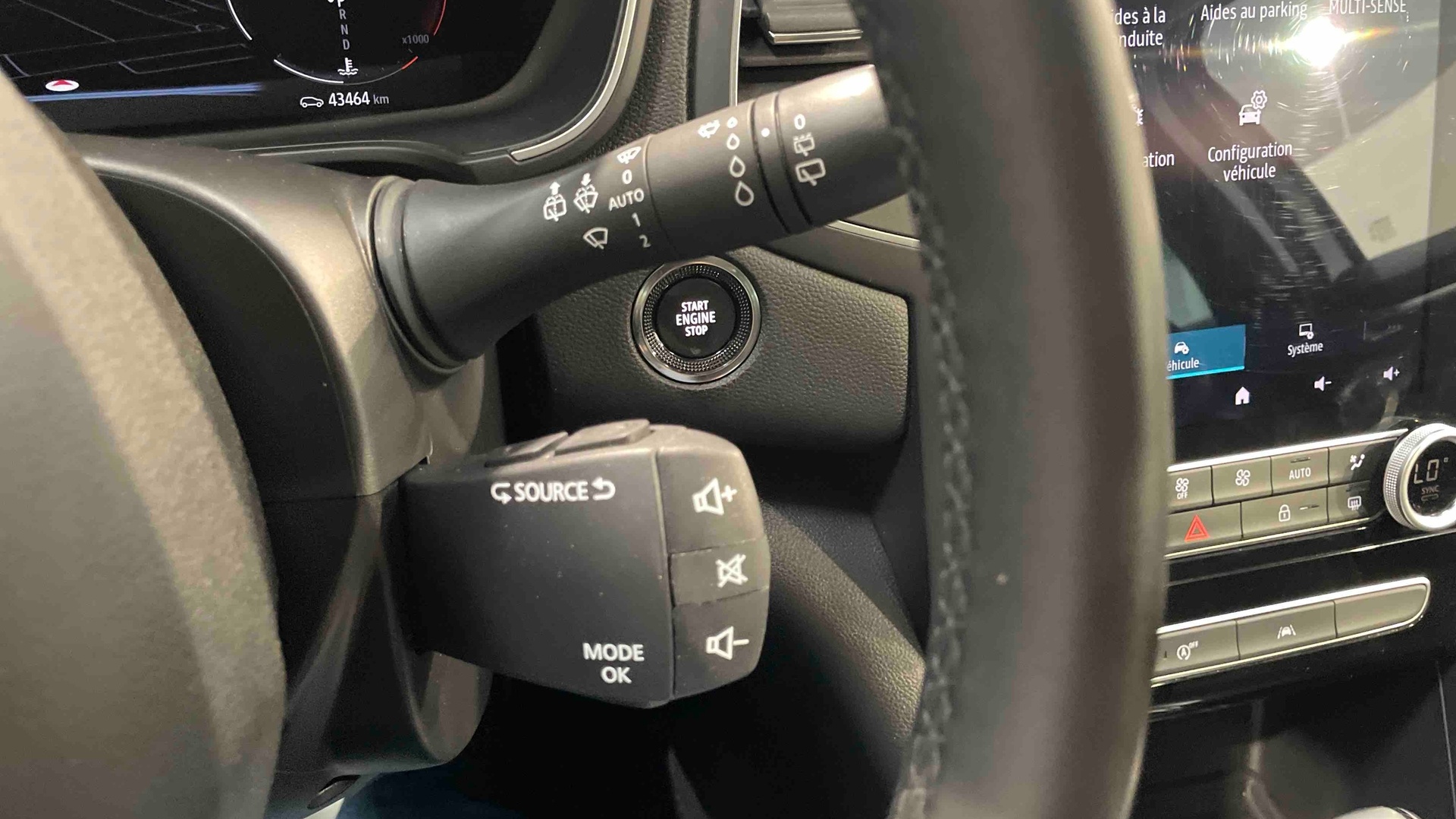 RENAULT MEGANE IV ESTATE TCe 140 EDC Techno - 5P