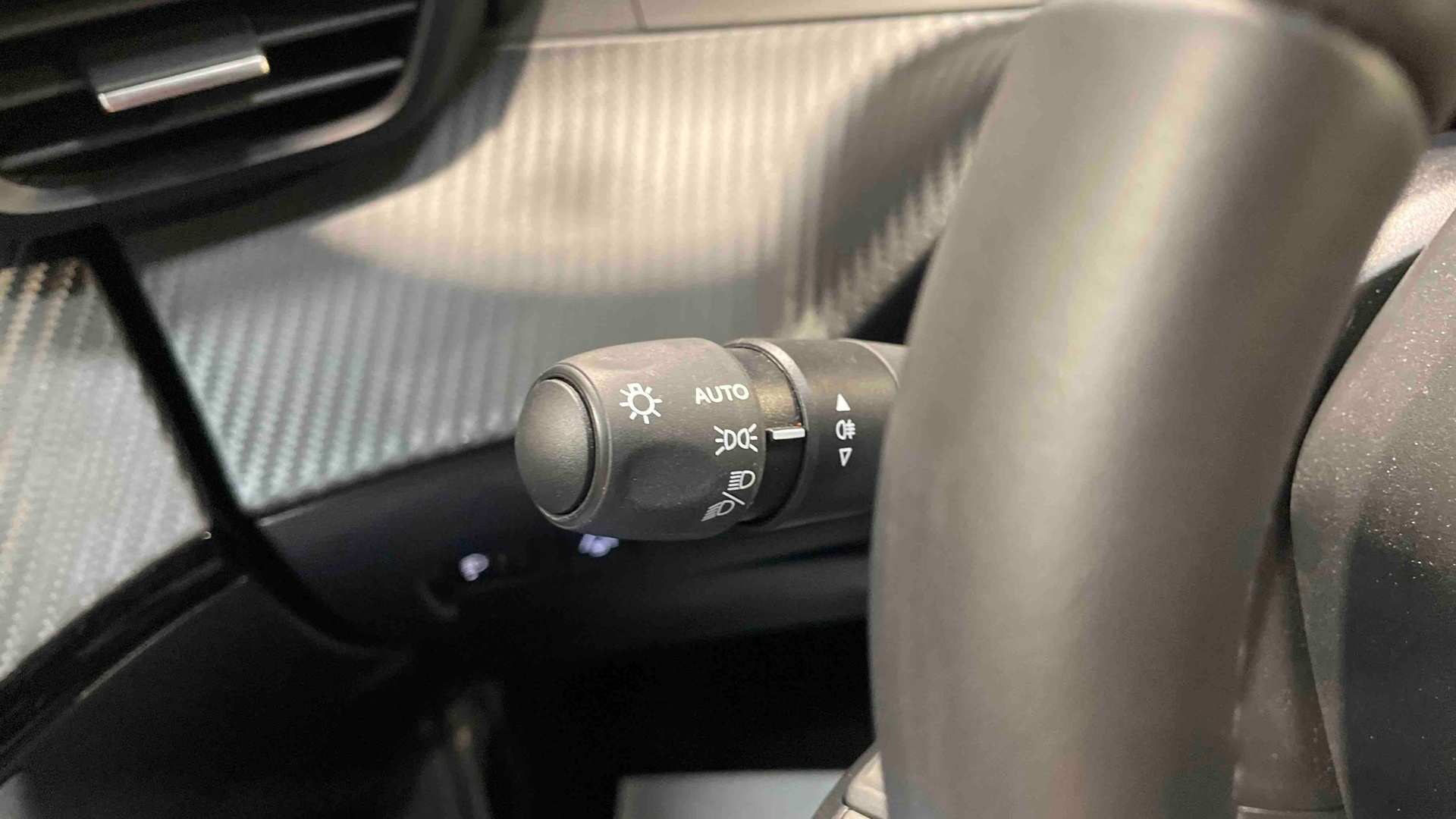 PEUGEOT 2008 130 S&S EAT8 Allure - 5P