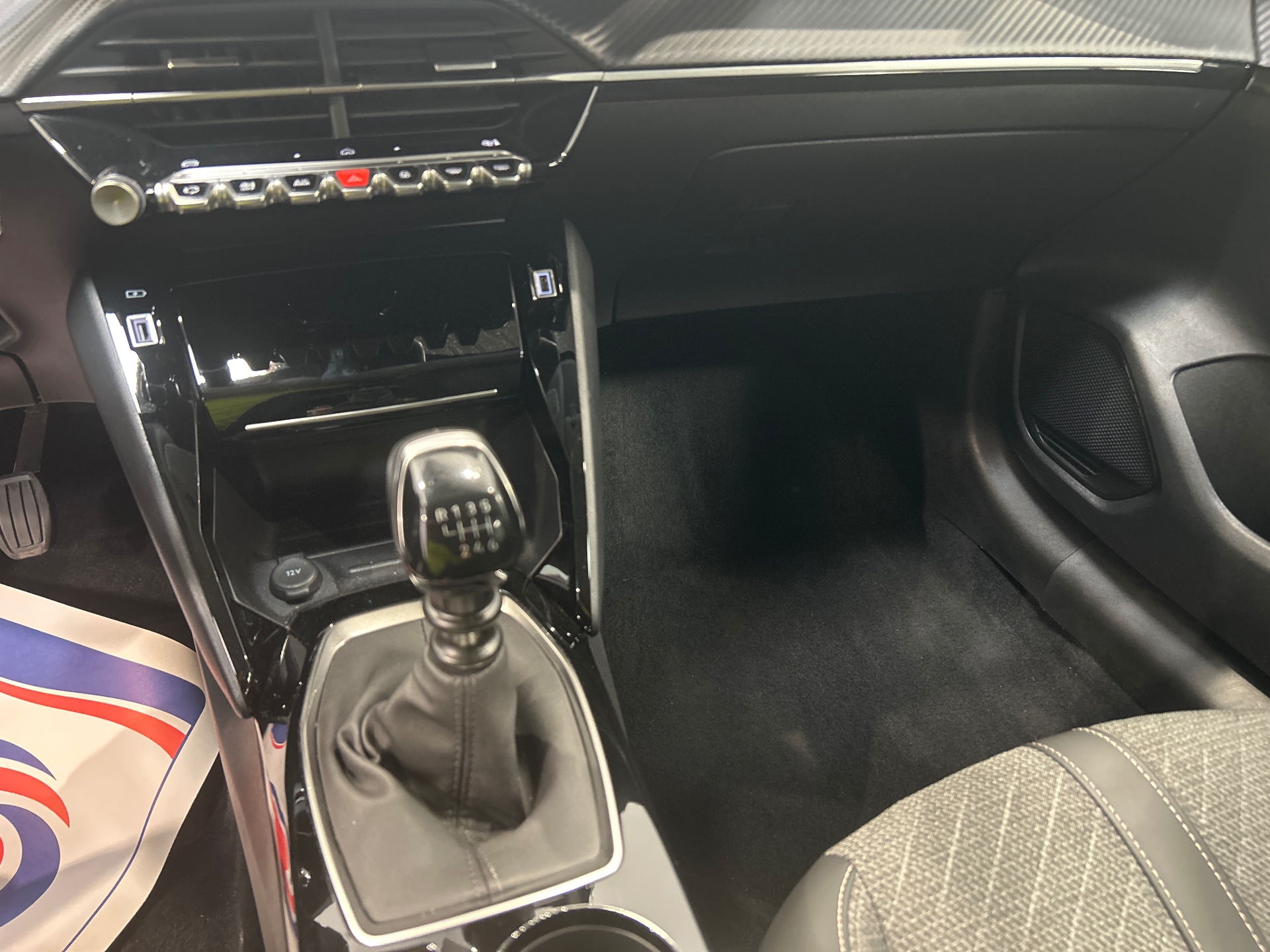 PEUGEOT 208 Allure 100 ch BVM6