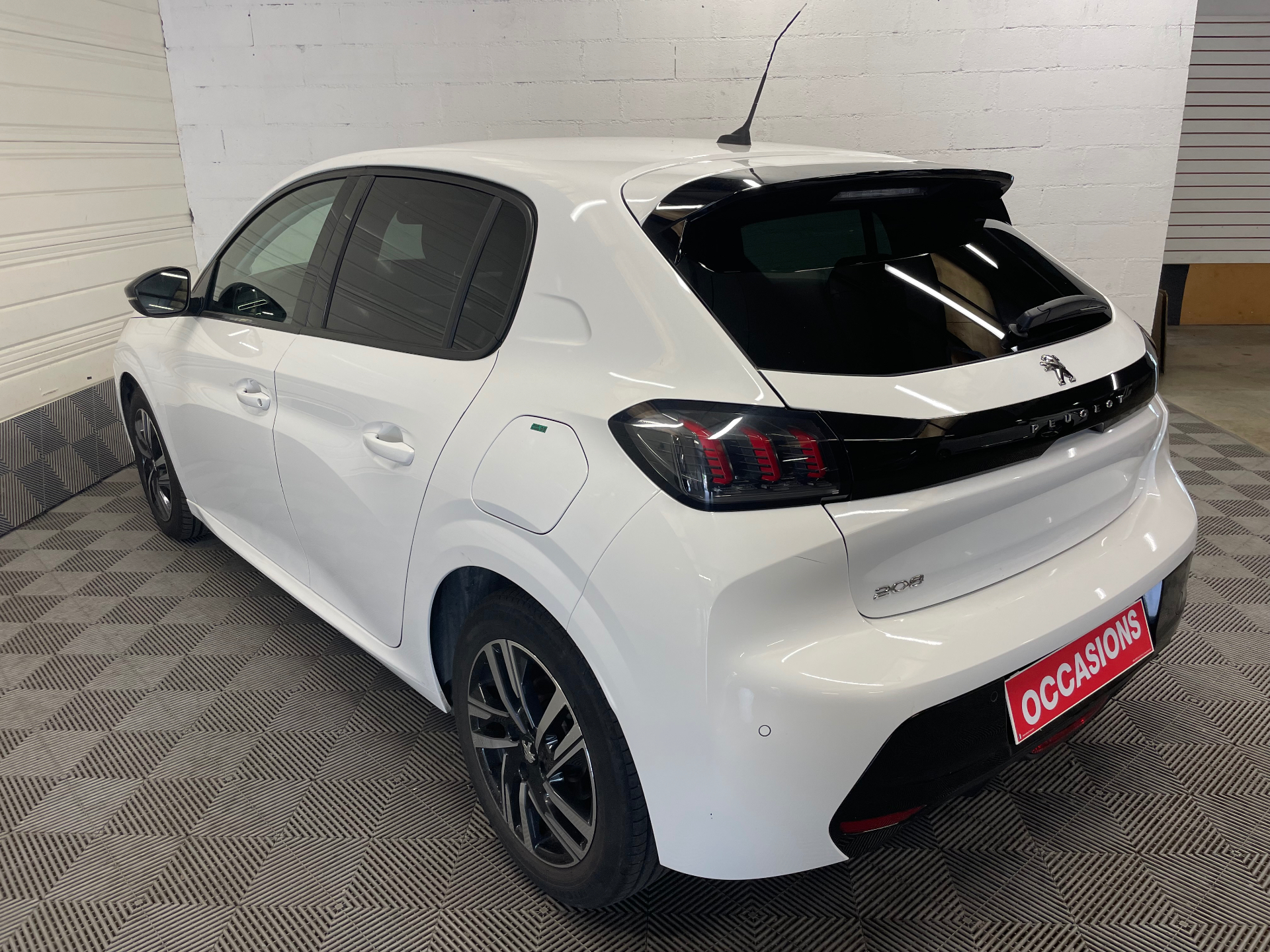 PEUGEOT 208 ALLURE PURETECH 100 BVM