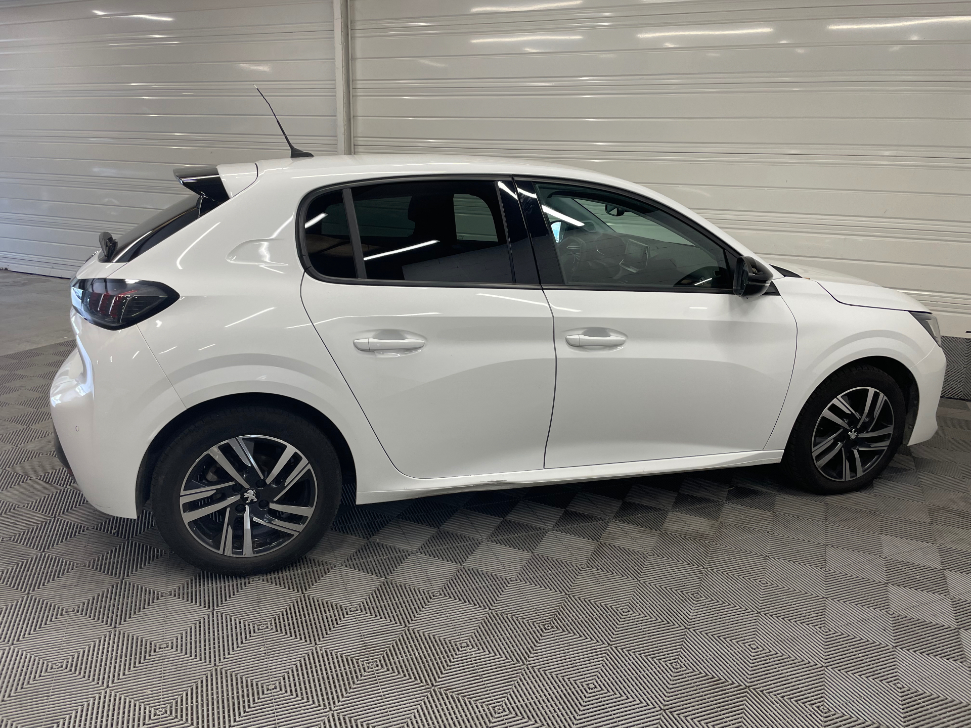 PEUGEOT 208 ALLURE PURETECH 100 BVM