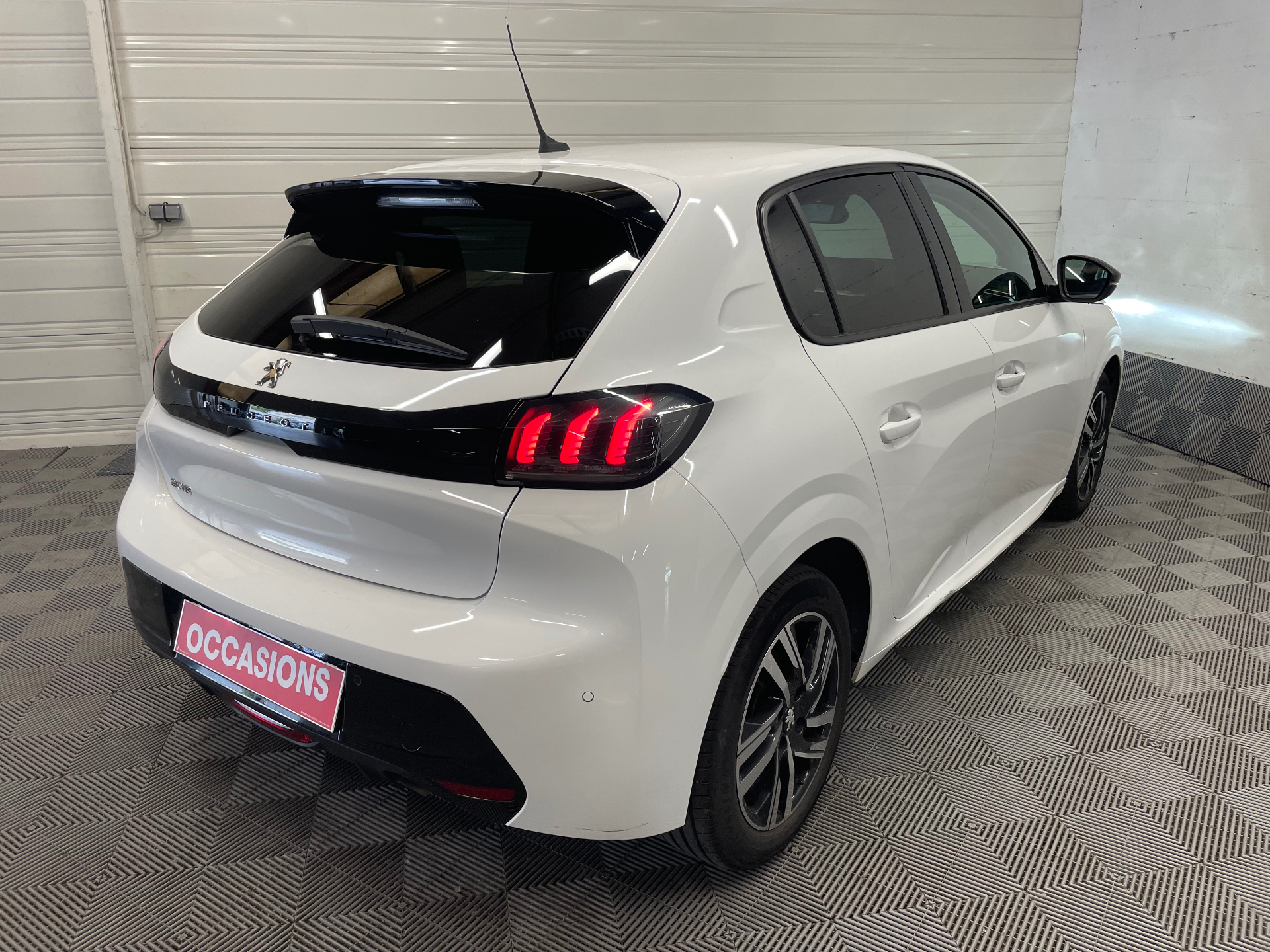 PEUGEOT 208 ALLURE PURETECH 100 BVM