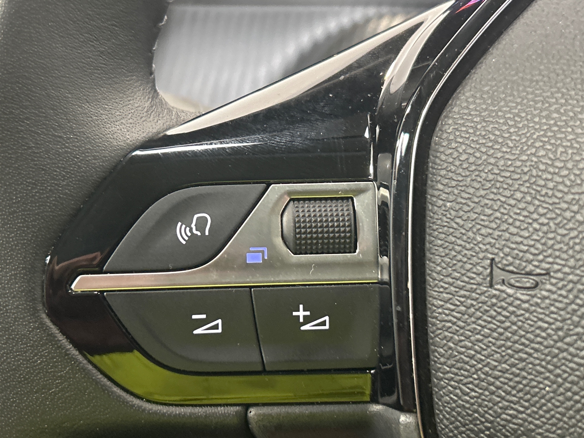 PEUGEOT 208 Allure 100 ch BVM6