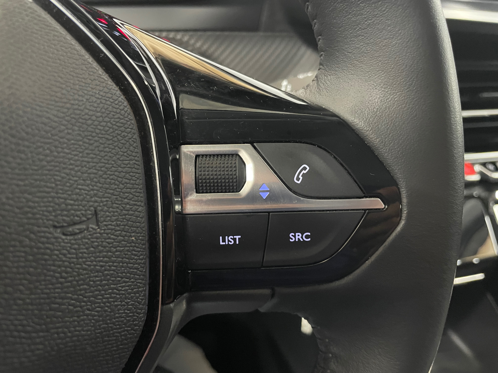 PEUGEOT 208 ALLURE PURETECH 100 BVM