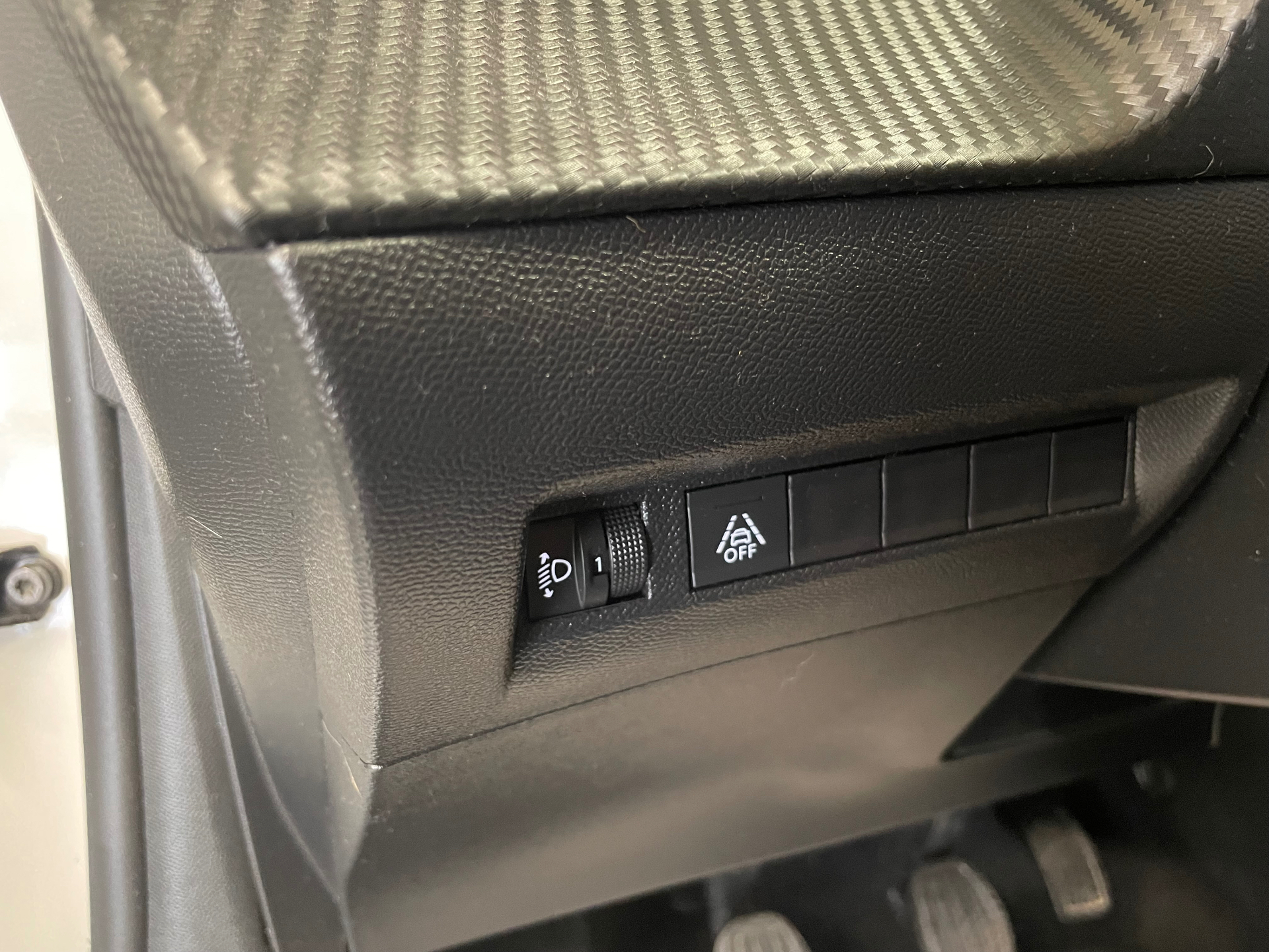 PEUGEOT 208 ALLURE PURETECH 100 BVM