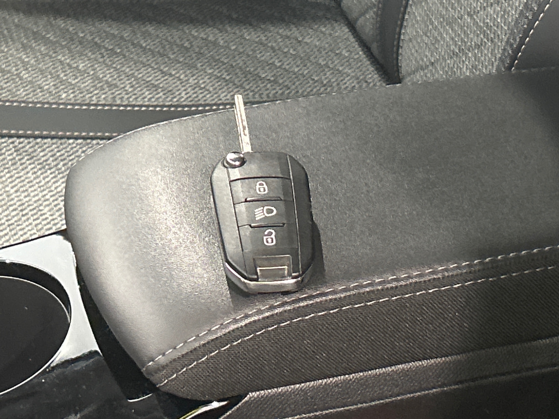 PEUGEOT 208 Allure 100 ch BVM6