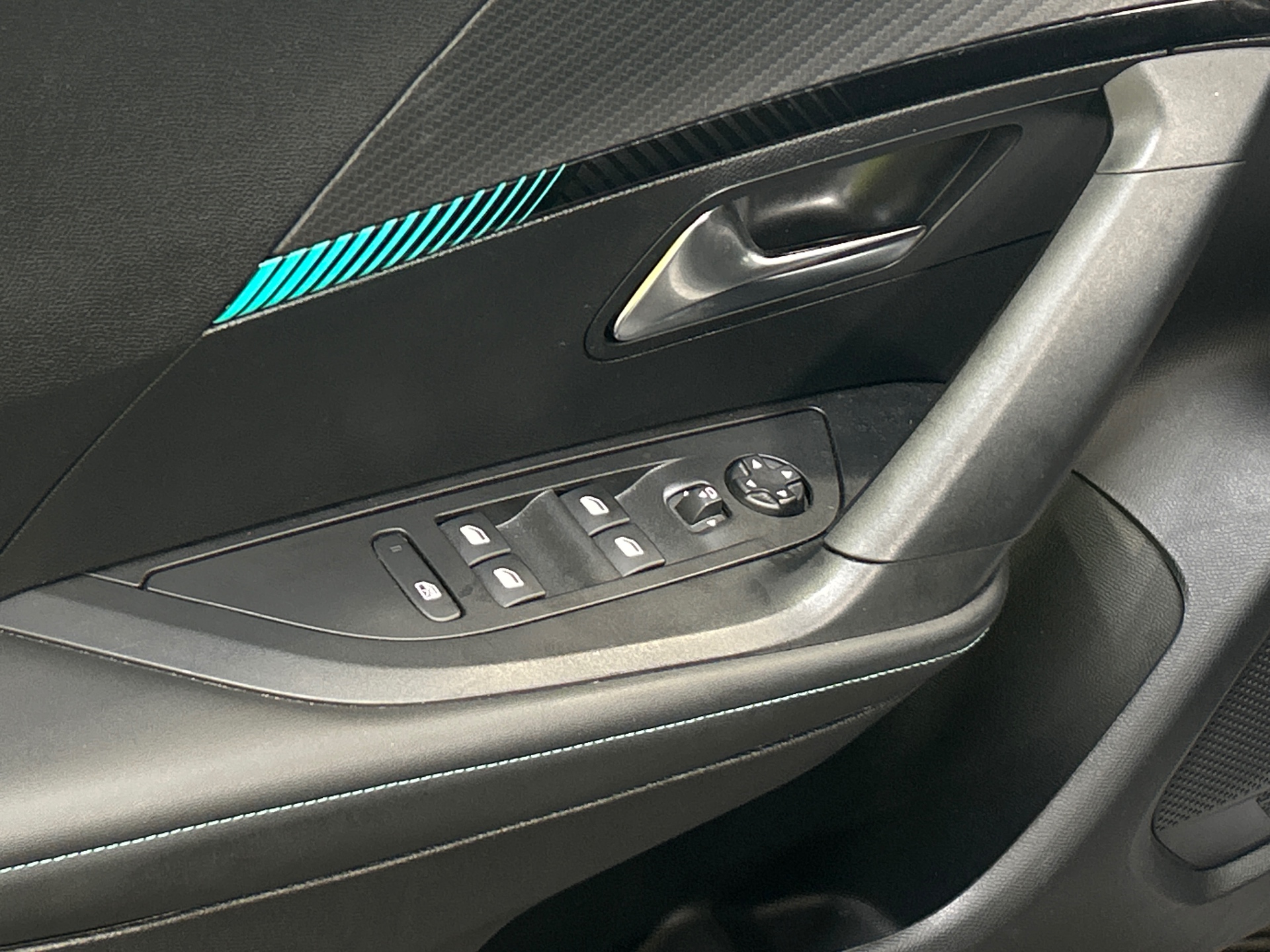 PEUGEOT 2008 PACK PT 130 S&S BVM6