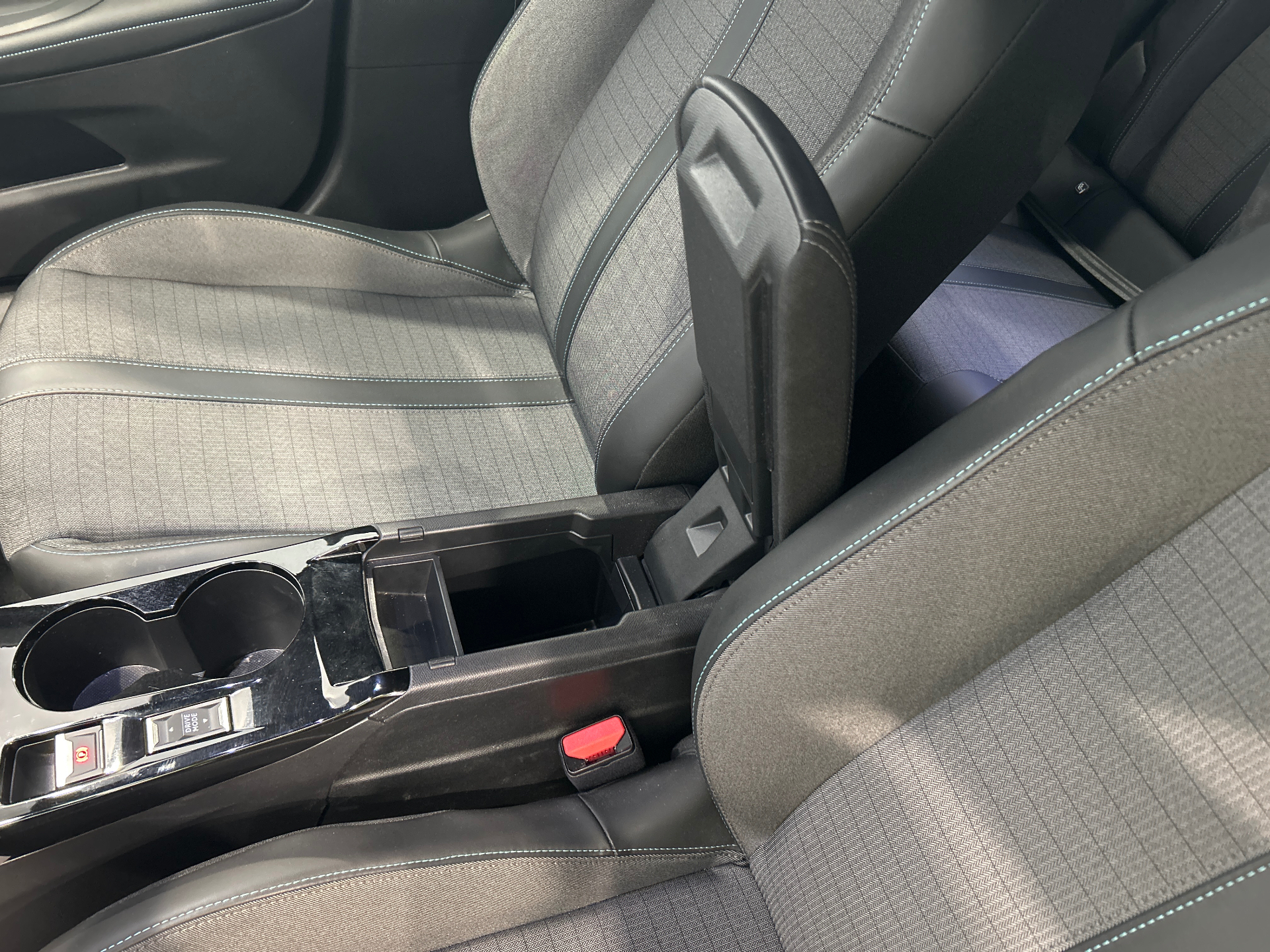 PEUGEOT 2008 PACK PT 130 S&S BVM6