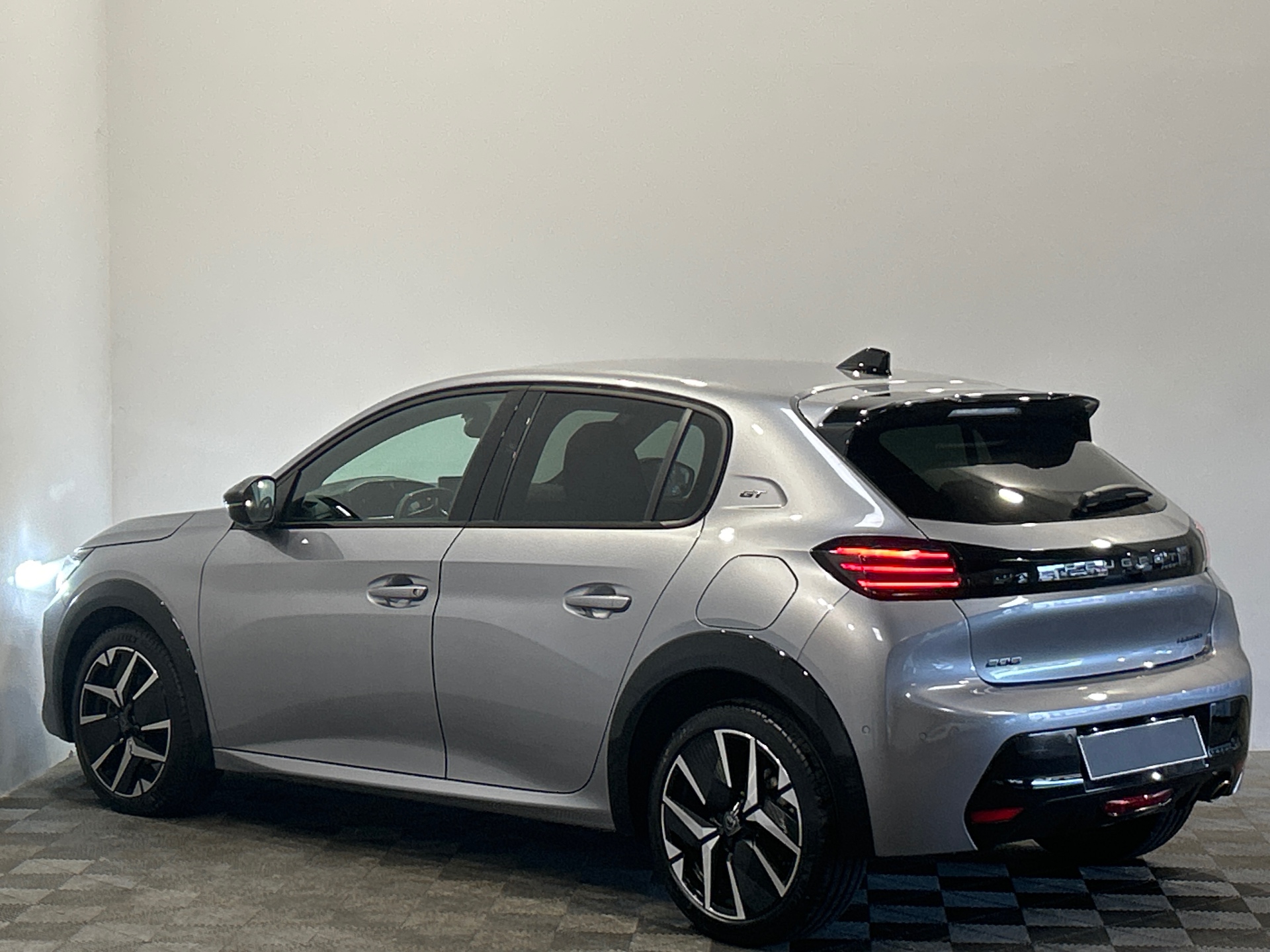 PEUGEOT 208 GT Hybrid 110 ch e-DCS6