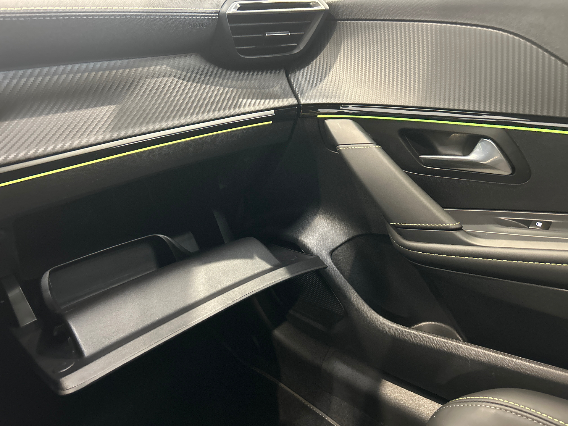 PEUGEOT 208 GT Hybrid 110 ch e-DCS6
