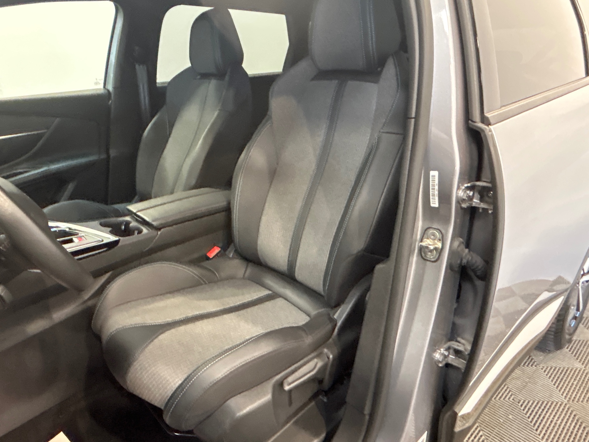PEUGEOT 5008 ALLURE PK BHDI 130 S&S EAT8