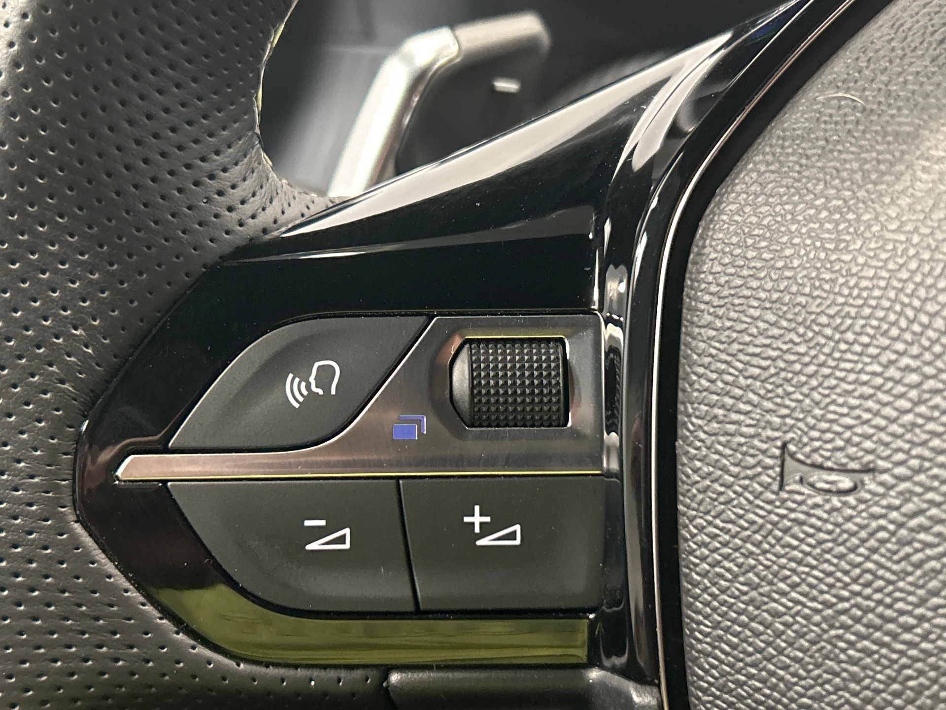 PEUGEOT 208 GT Hybrid 110 ch e-DCS6