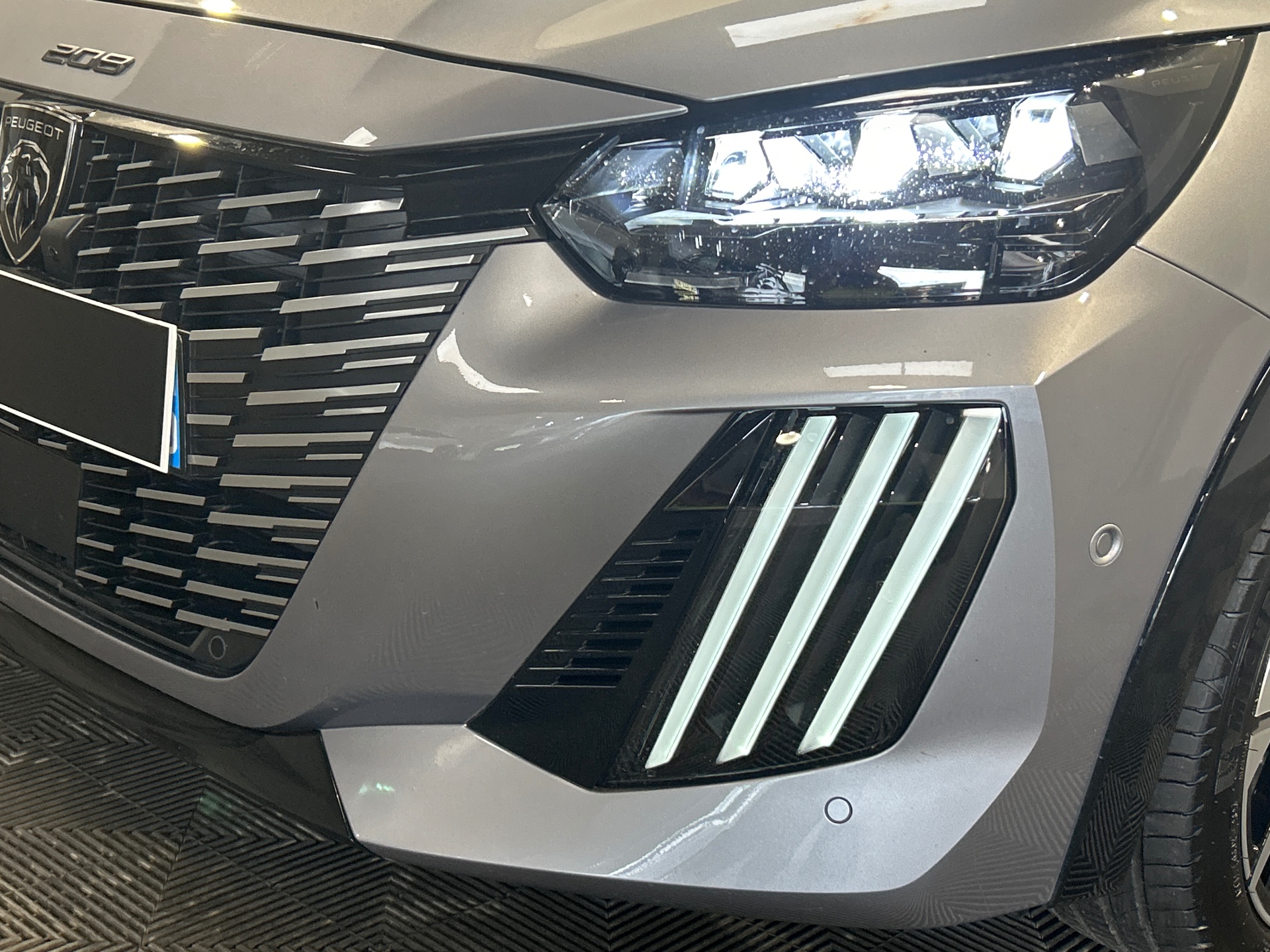 PEUGEOT 208 GT Hybrid 110 ch e-DCS6