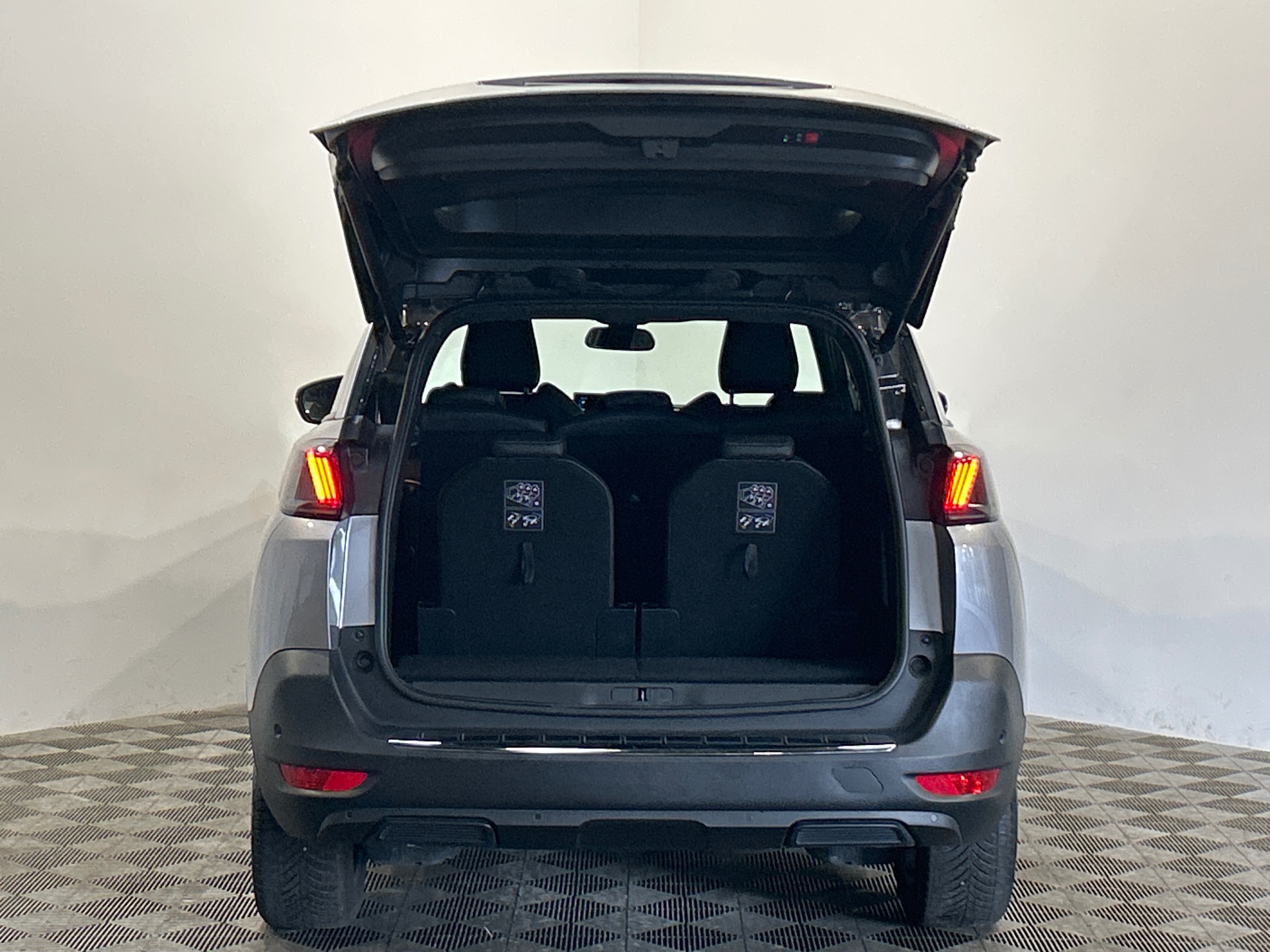 PEUGEOT 5008 ALLURE PK BHDI 130 S&S EAT8