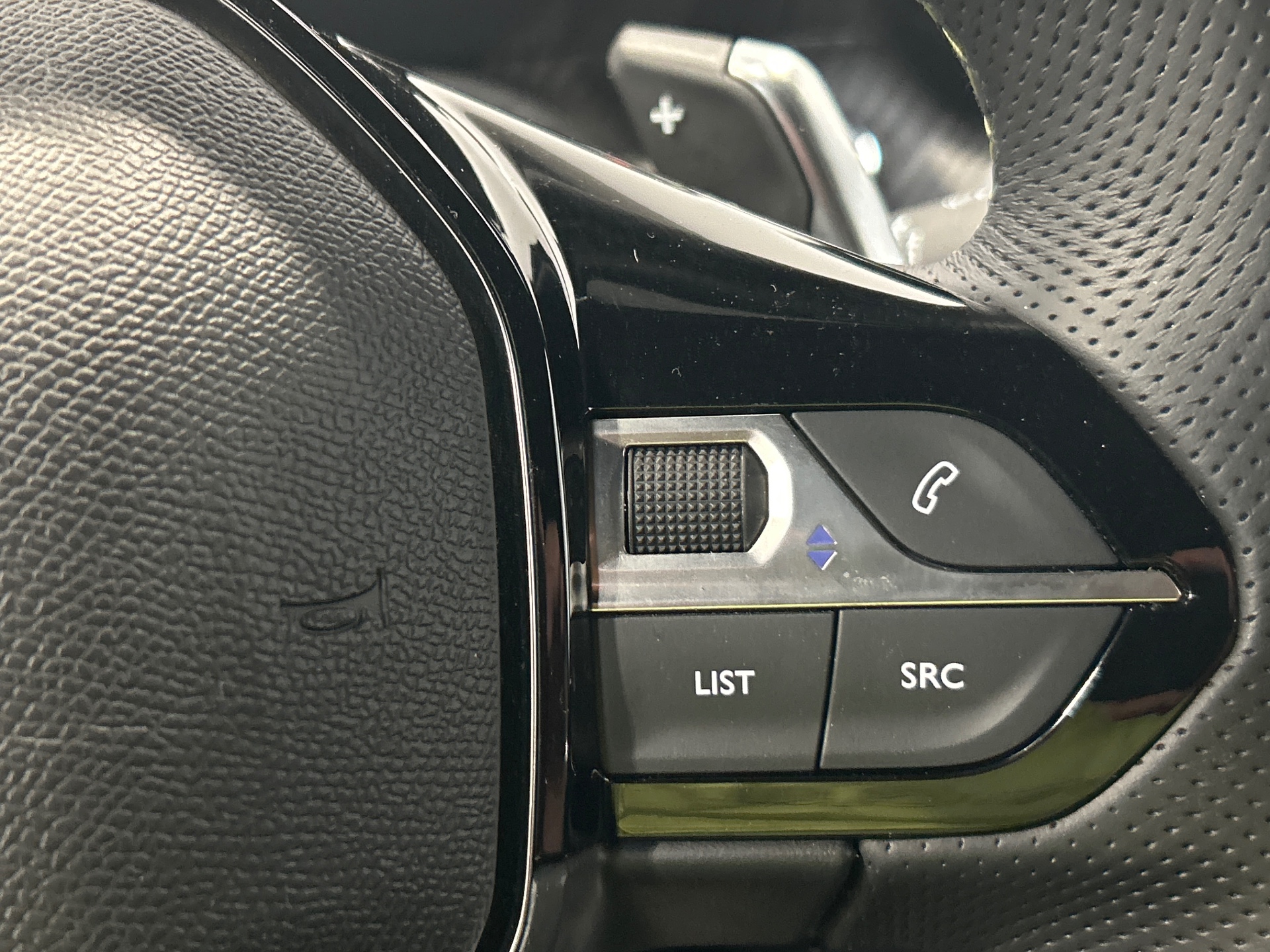 PEUGEOT 208 GT Hybrid 110 ch e-DCS6