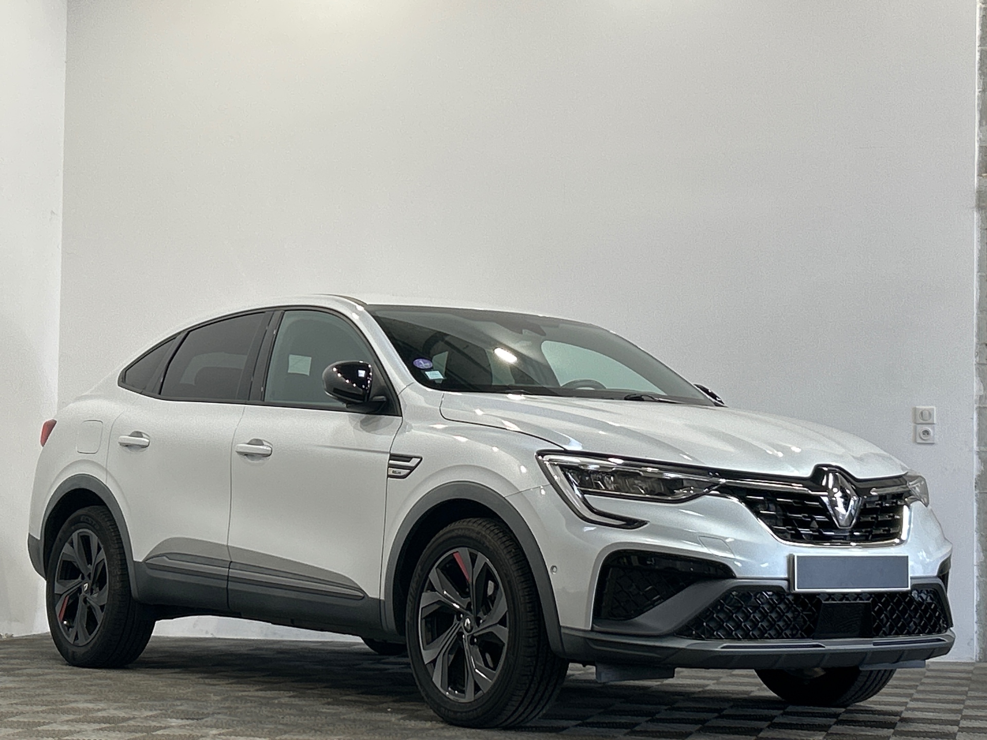 RENAULT ARKANA E-Tech 145 - 21B R.S. Line