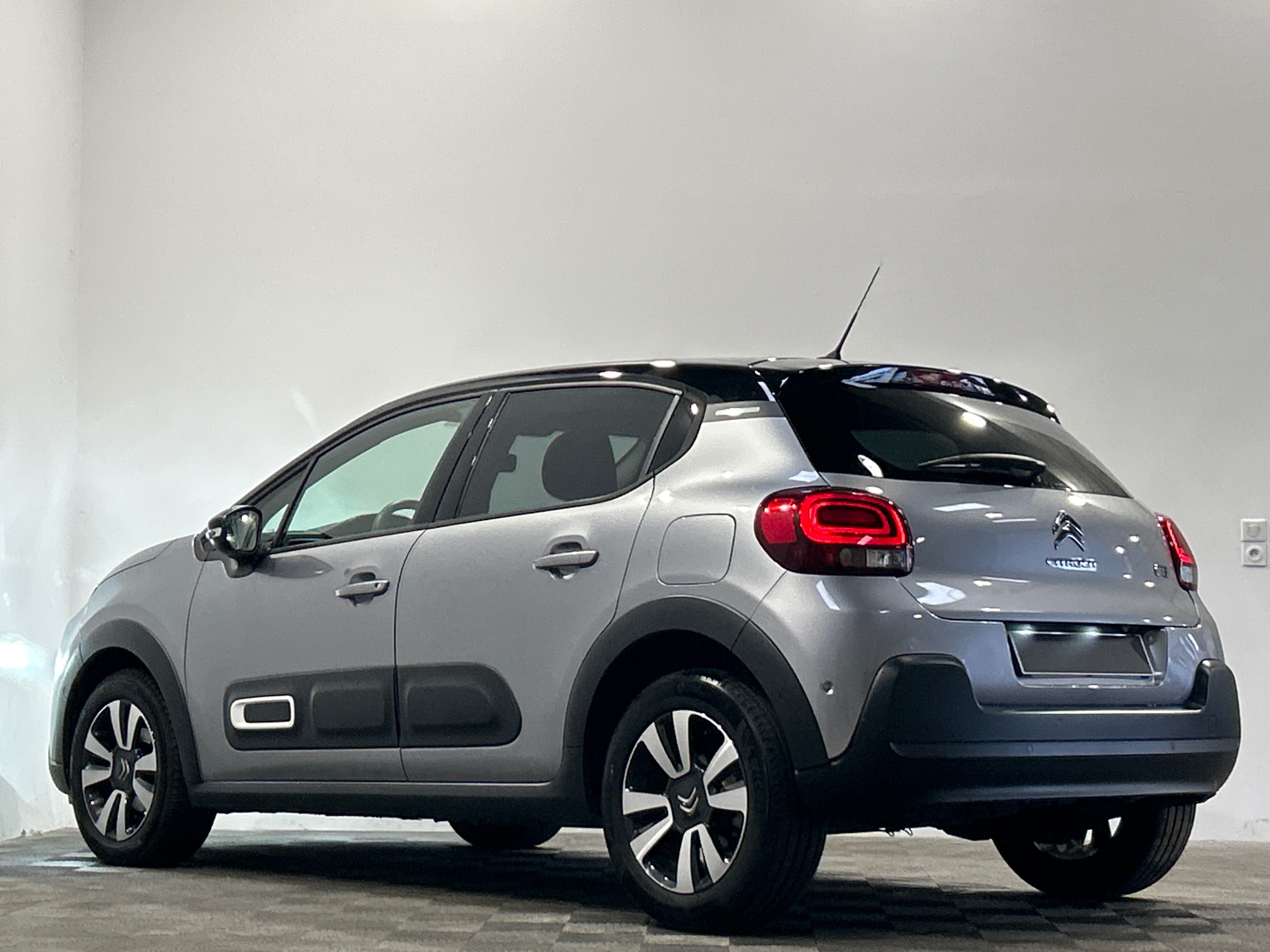 CITROEN C3 BHDI 100 S&S BVM6 SHINE EXP