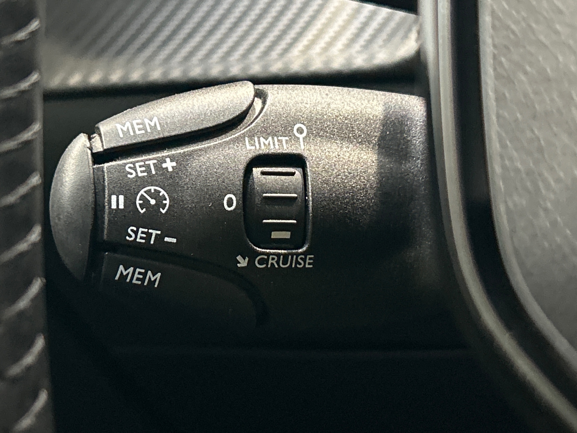 PEUGEOT 208 Allure 100 ch BVM6