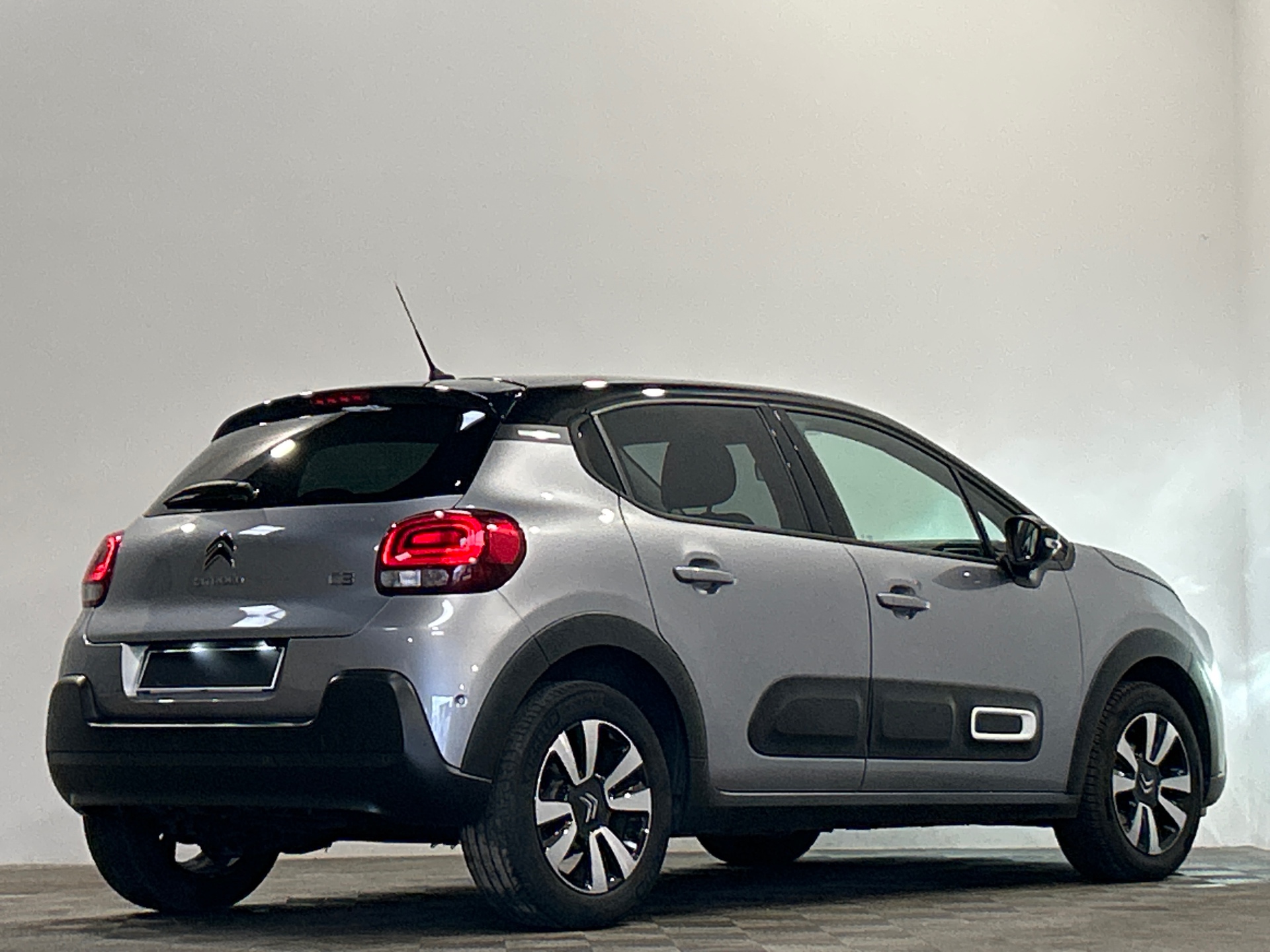 CITROEN C3 BHDI 100 S&S BVM6 SHINE EXP