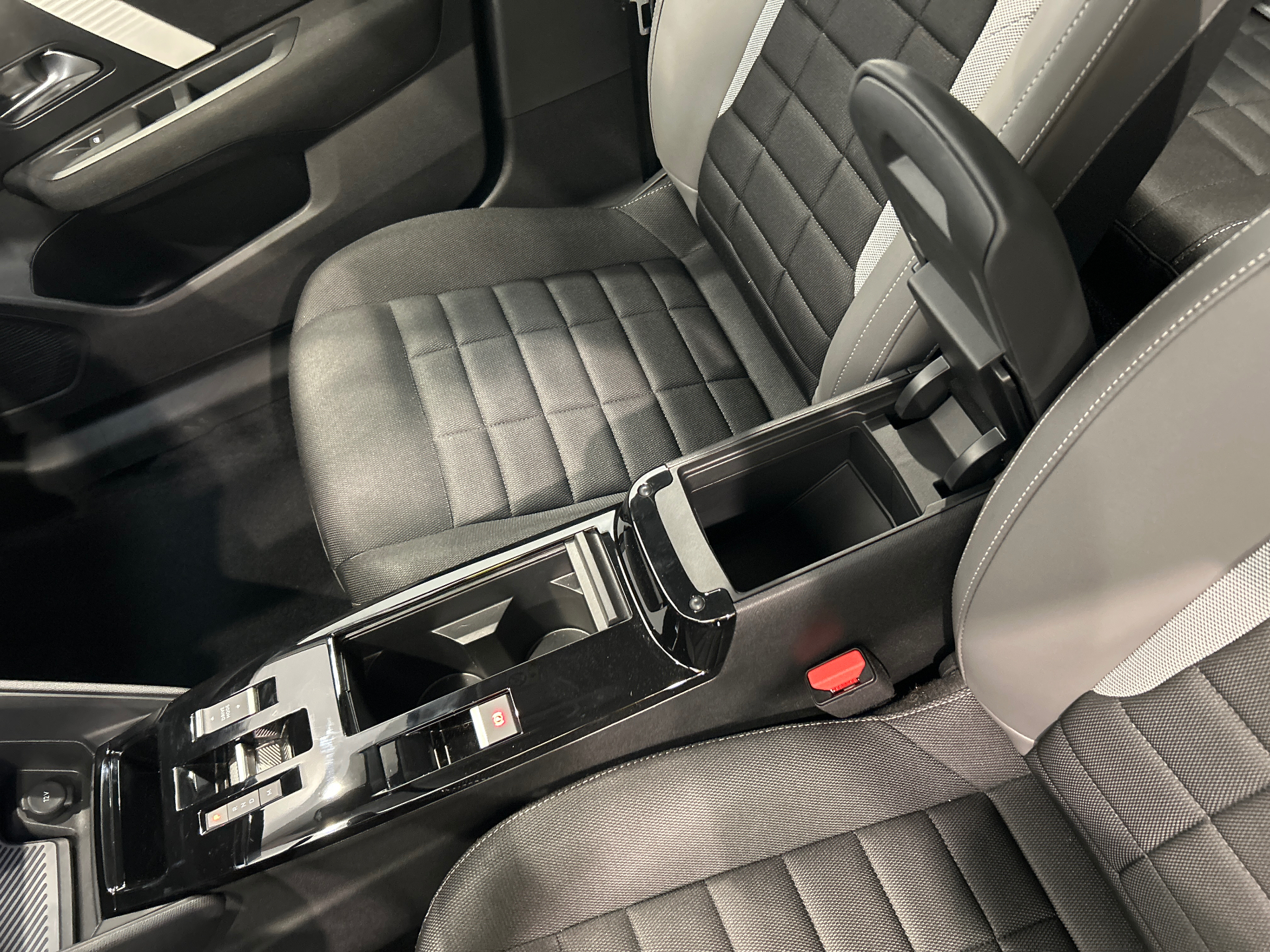 CITROEN C4 Hybride 145ch e-DCS6 PLUS