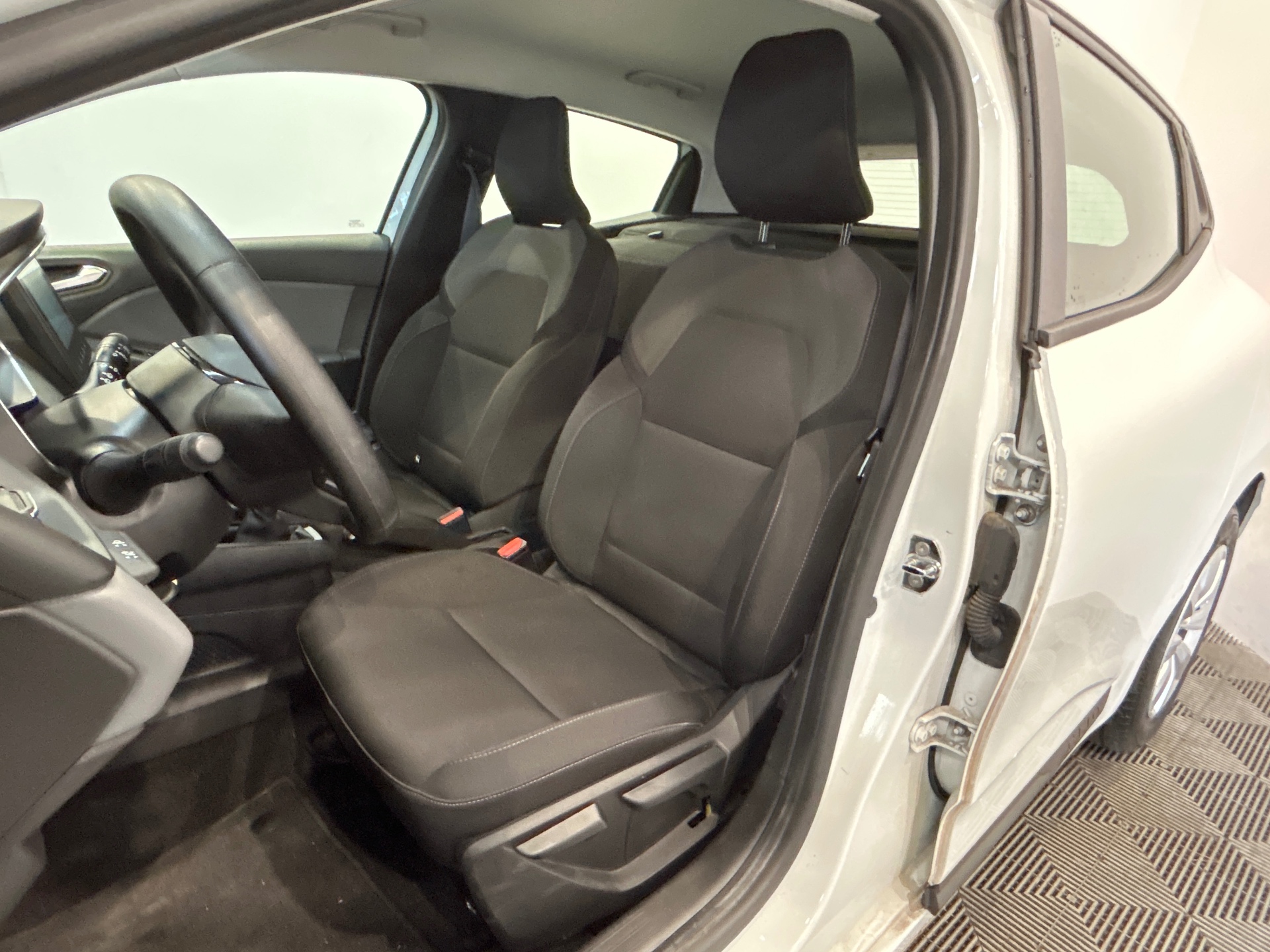 RENAULT CLIO V SOCIETE SOCIETE TCE 90 - 21 AIR NAV