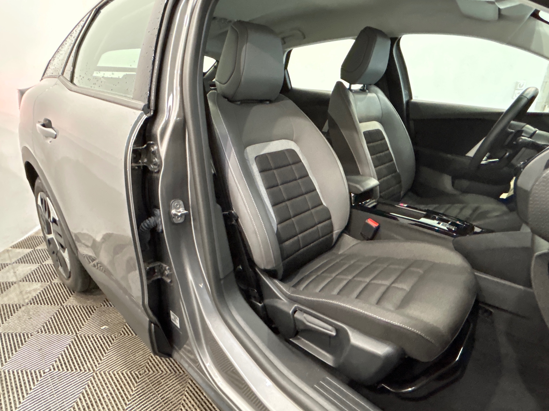 CITROEN C4 Hybride 145ch e-DCS6 PLUS