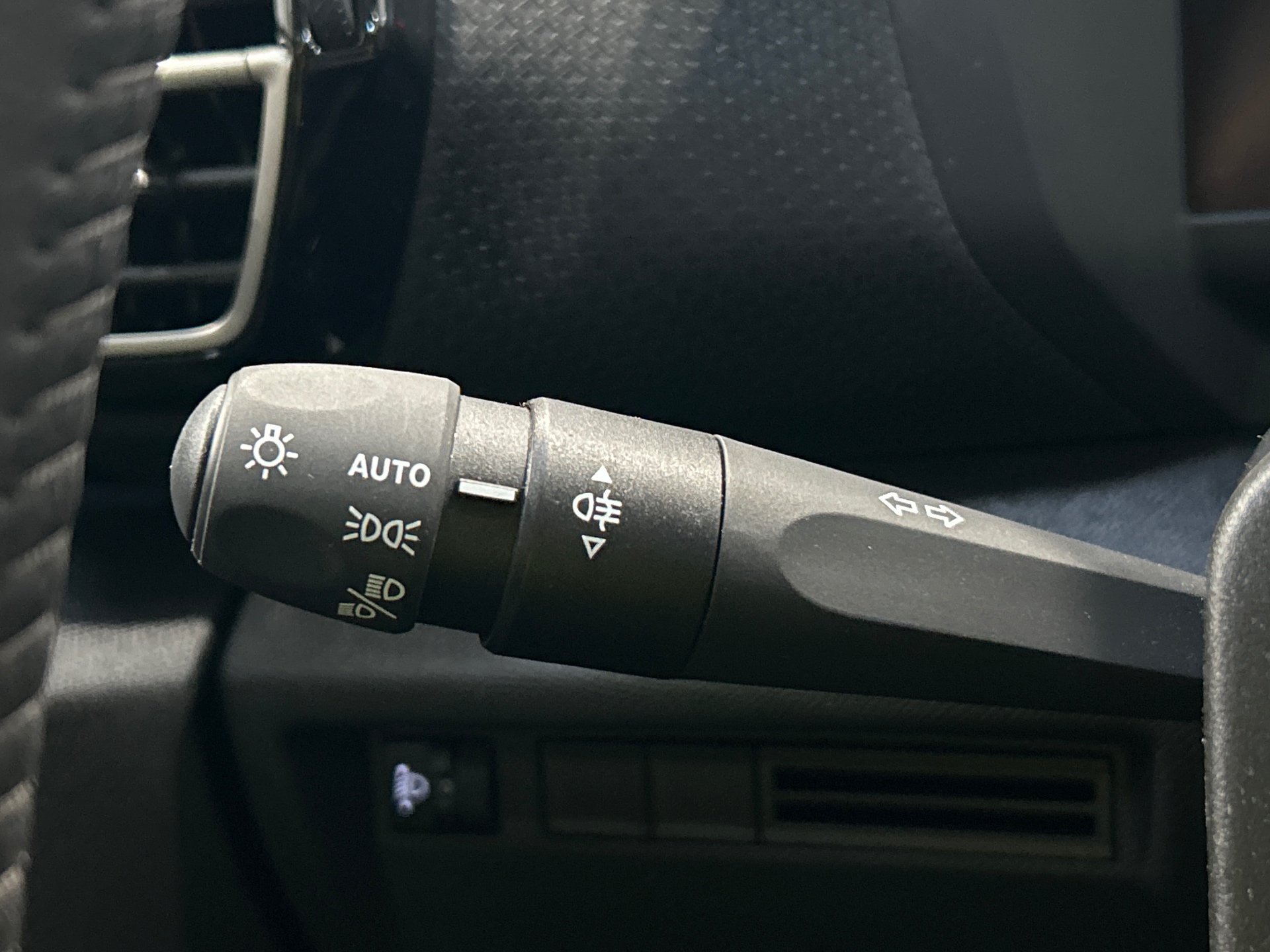 CITROEN C4 Hybride 145ch e-DCS6 PLUS