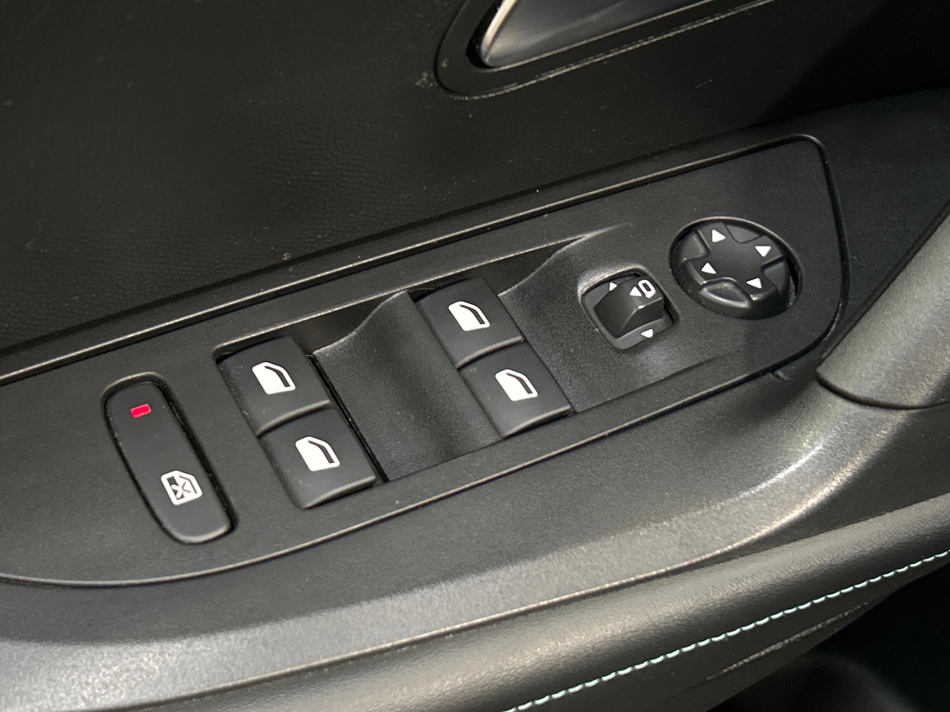 PEUGEOT 2008 ALLURE PT 130 S&S BVM6