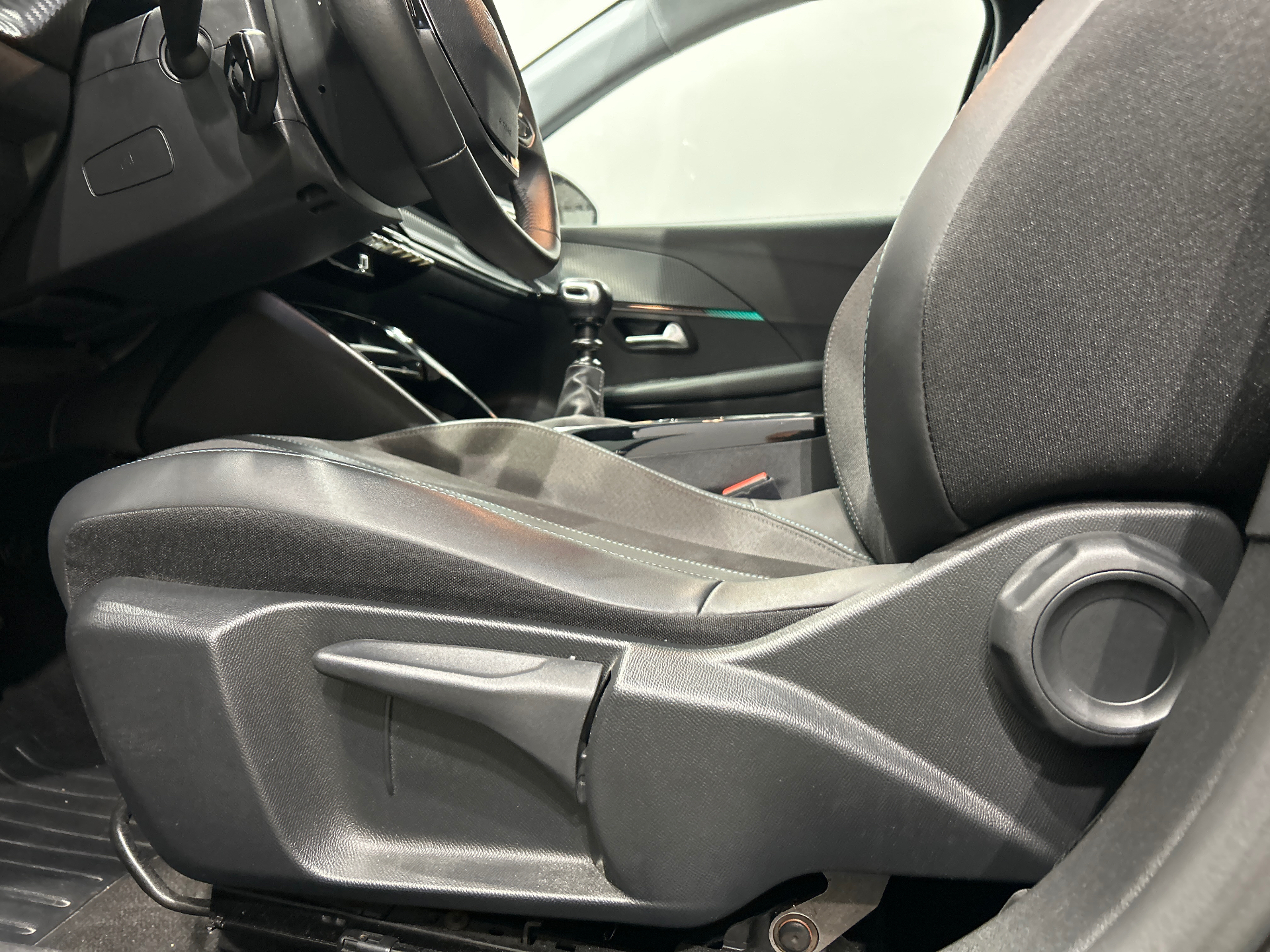 PEUGEOT 208 ALLURE PACK PURETECH 100 S&S BVM6
