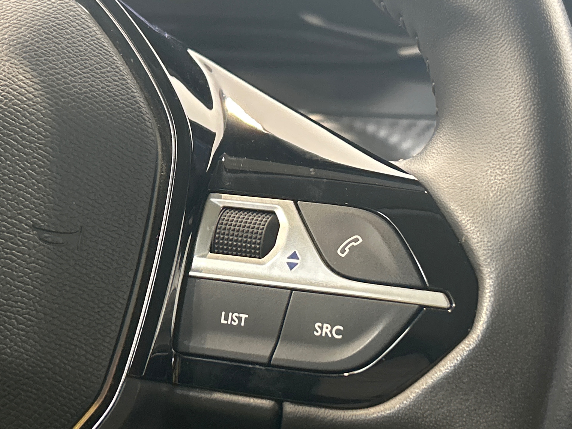 PEUGEOT 208 STYLE PURETECH 75 S&S BVM5