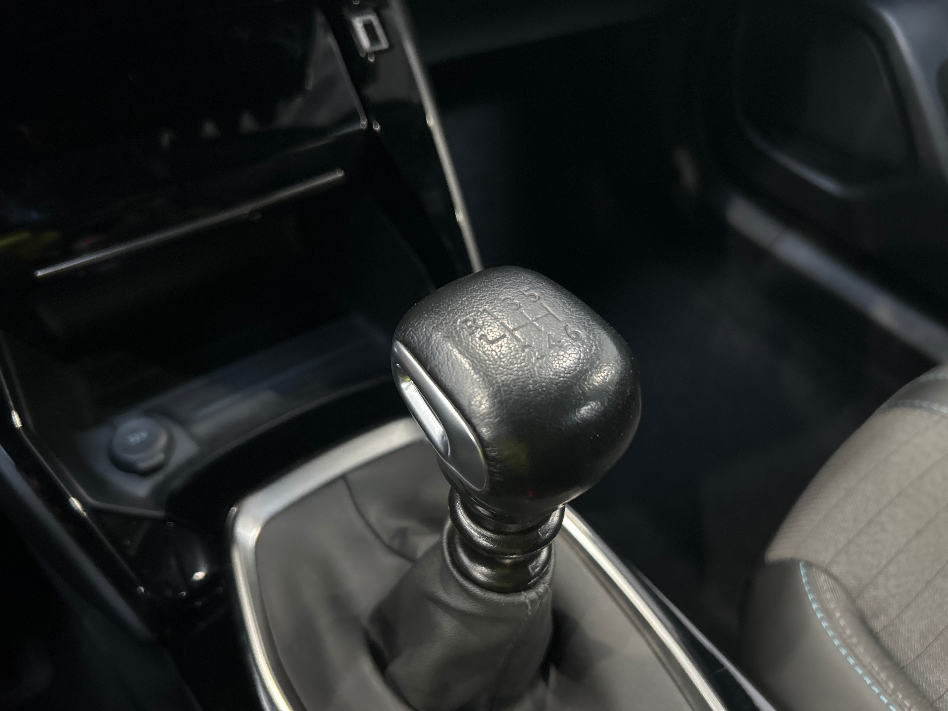 PEUGEOT 2008 ALLURE PT 130 S&S BVM6