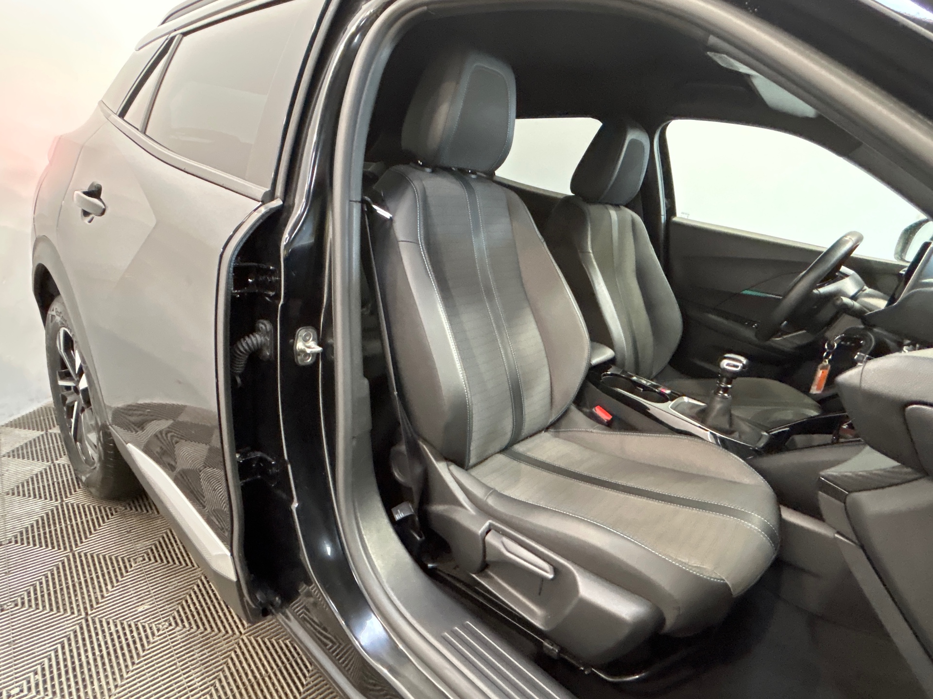 PEUGEOT 2008 ALLURE PT 130 S&S BVM6