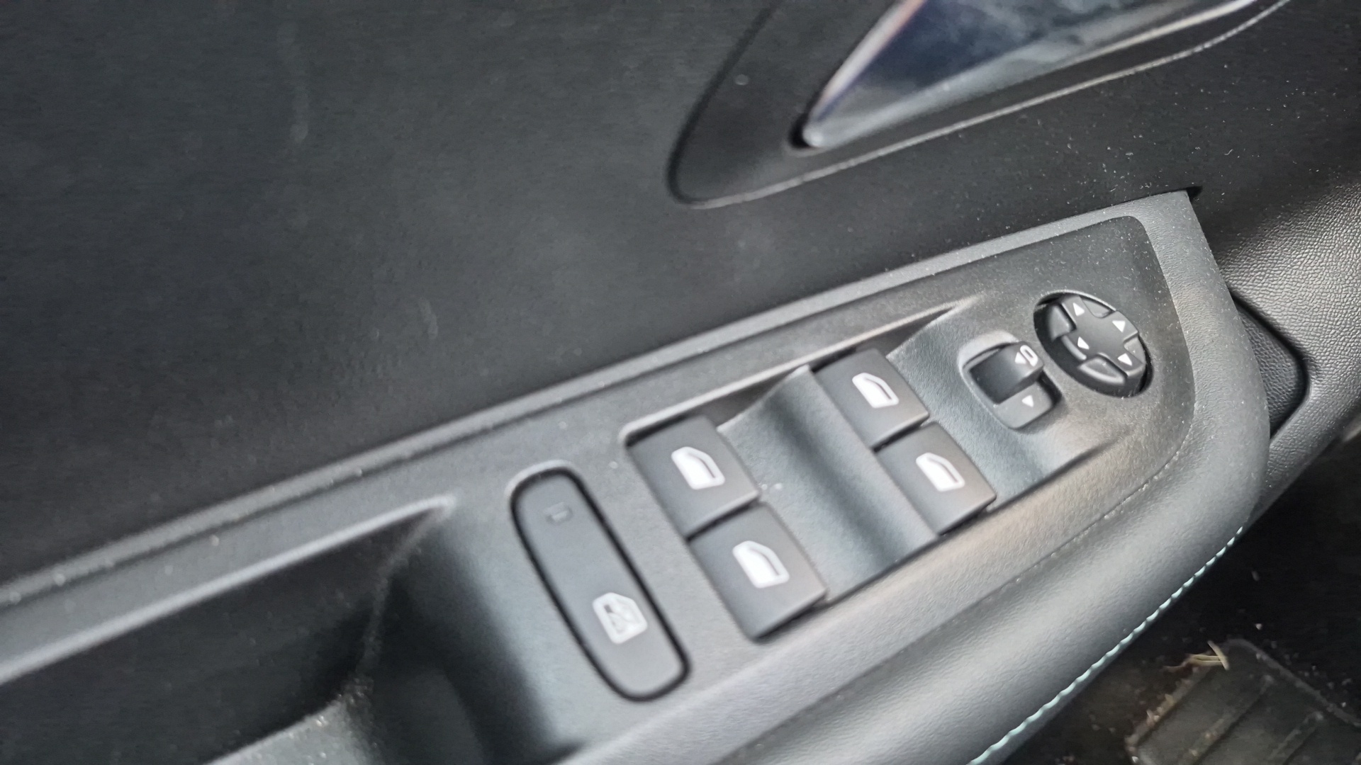 PEUGEOT 208 ALLURE PURETECH 100 BVM