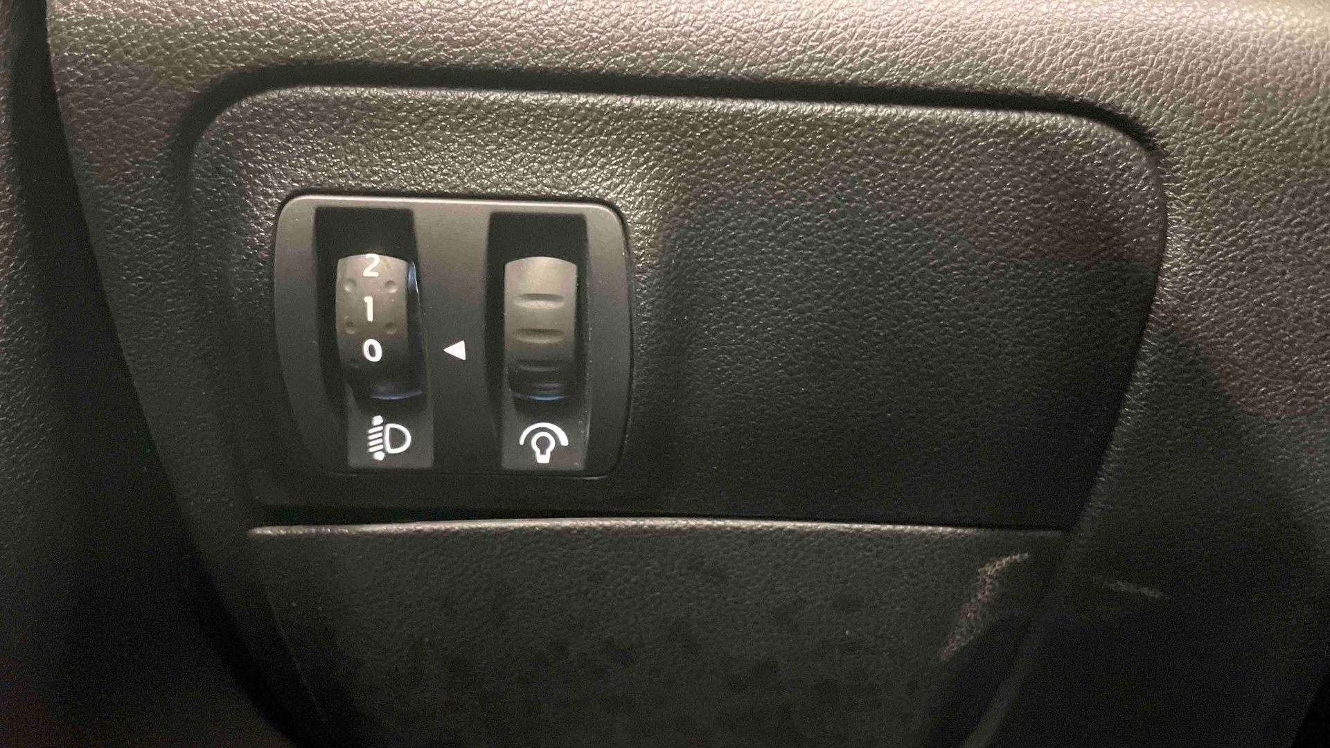 RENAULT MEGANE IV BERLINE Blue dCi 115 EDC Evolution
