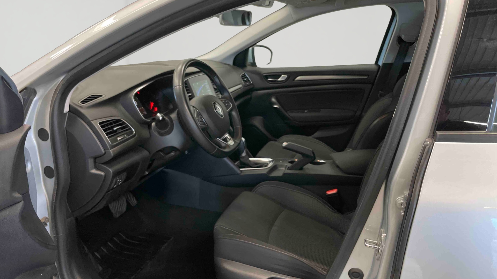 RENAULT MEGANE IV BERLINE Blue dCi 115 EDC Evolution