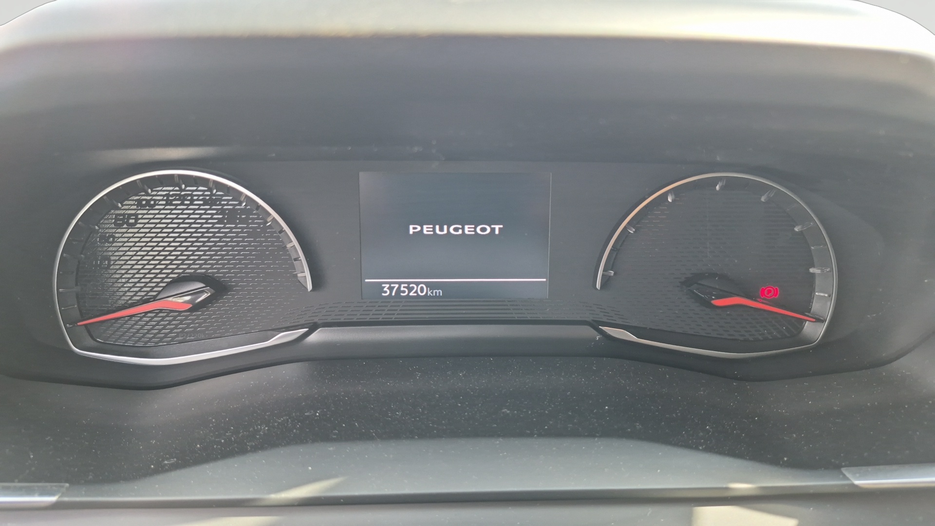 PEUGEOT 208 ALLURE PURETECH 100 BVM
