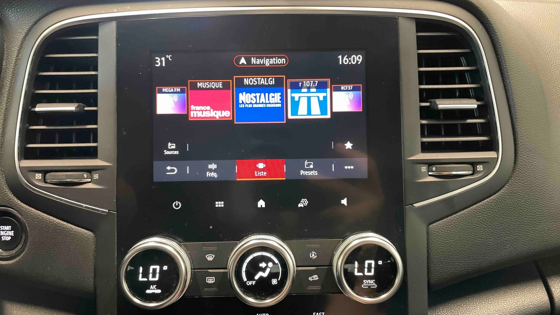 RENAULT MEGANE IV BERLINE Blue dCi 115 EDC Evolution