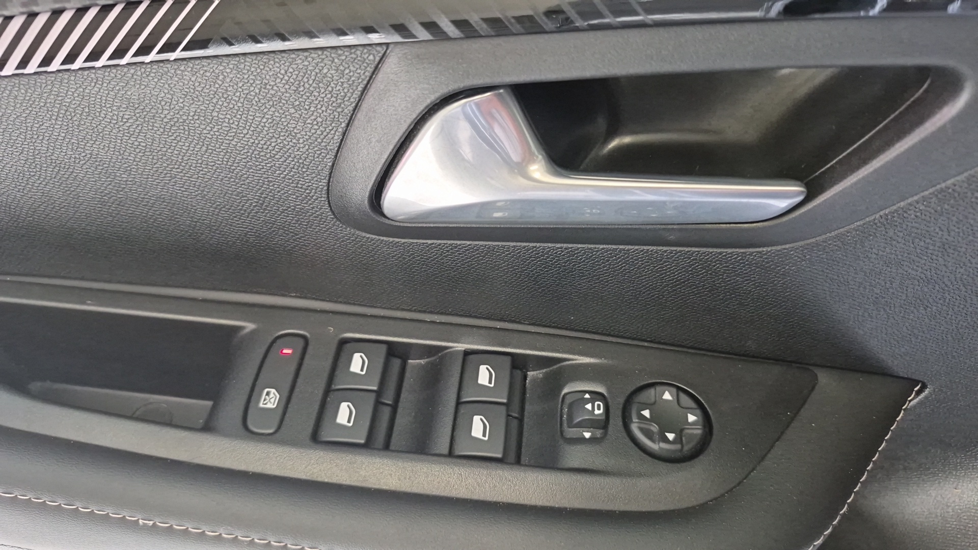 PEUGEOT 208 Allure 100 ch BVM6