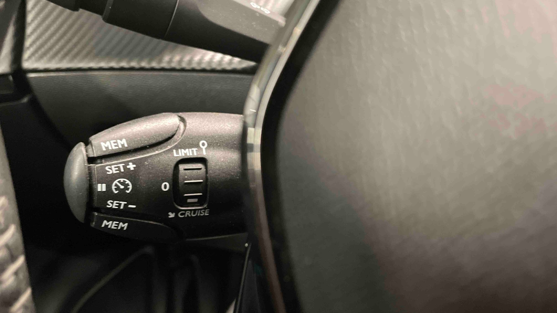 PEUGEOT 2008 ALLURE PACK PT 130 S&S BVM6