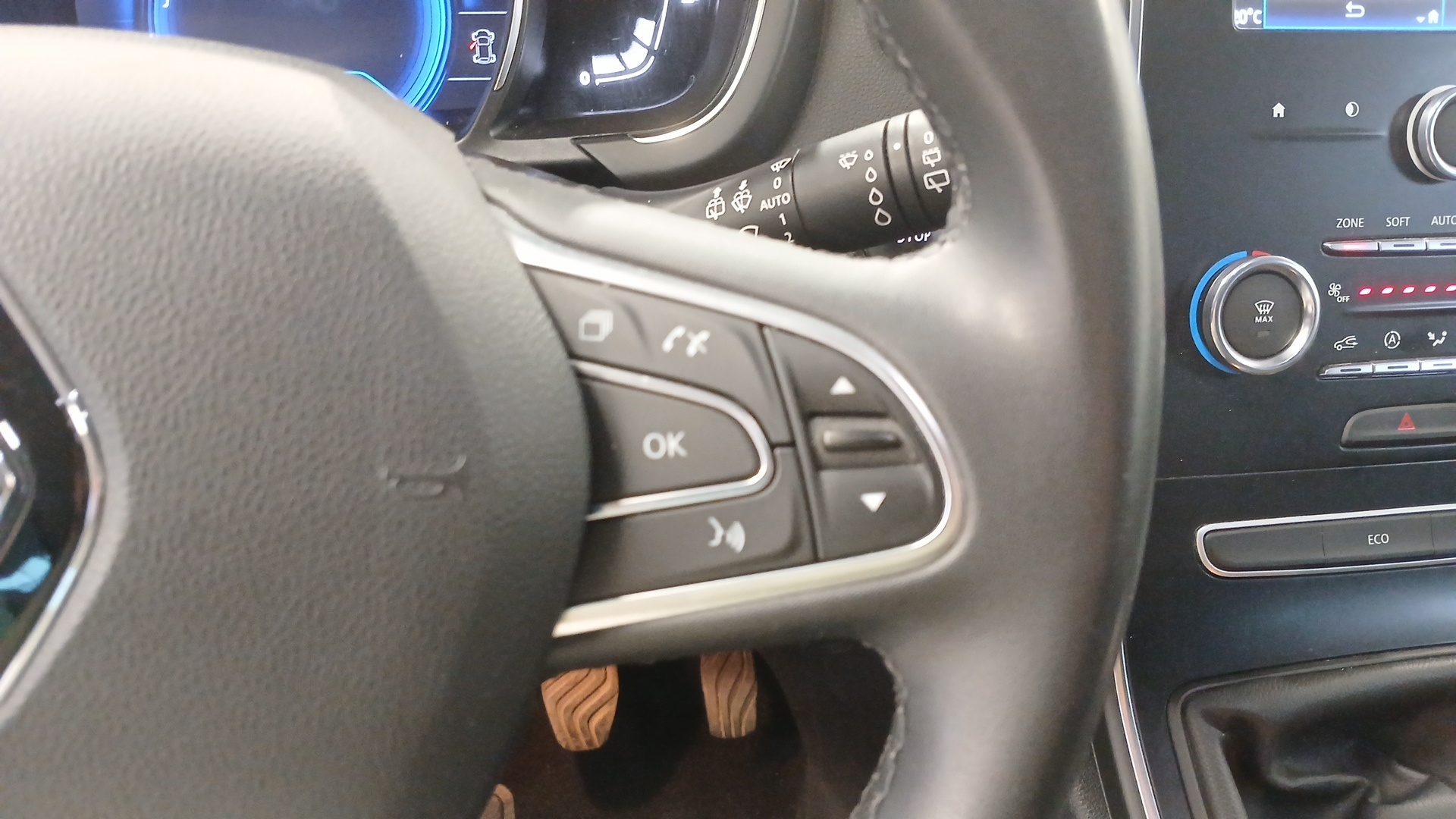 RENAULT SCENIC IV BUSINESS Blue dCi 120 - 21 Business