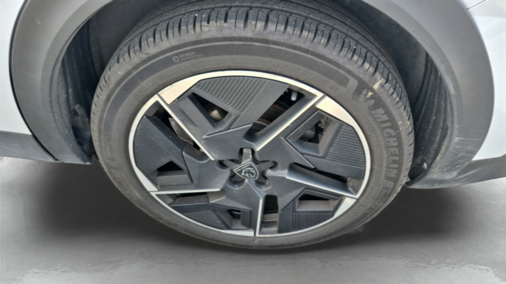 PEUGEOT 408 GT PURETECH 130 S&S EAT8