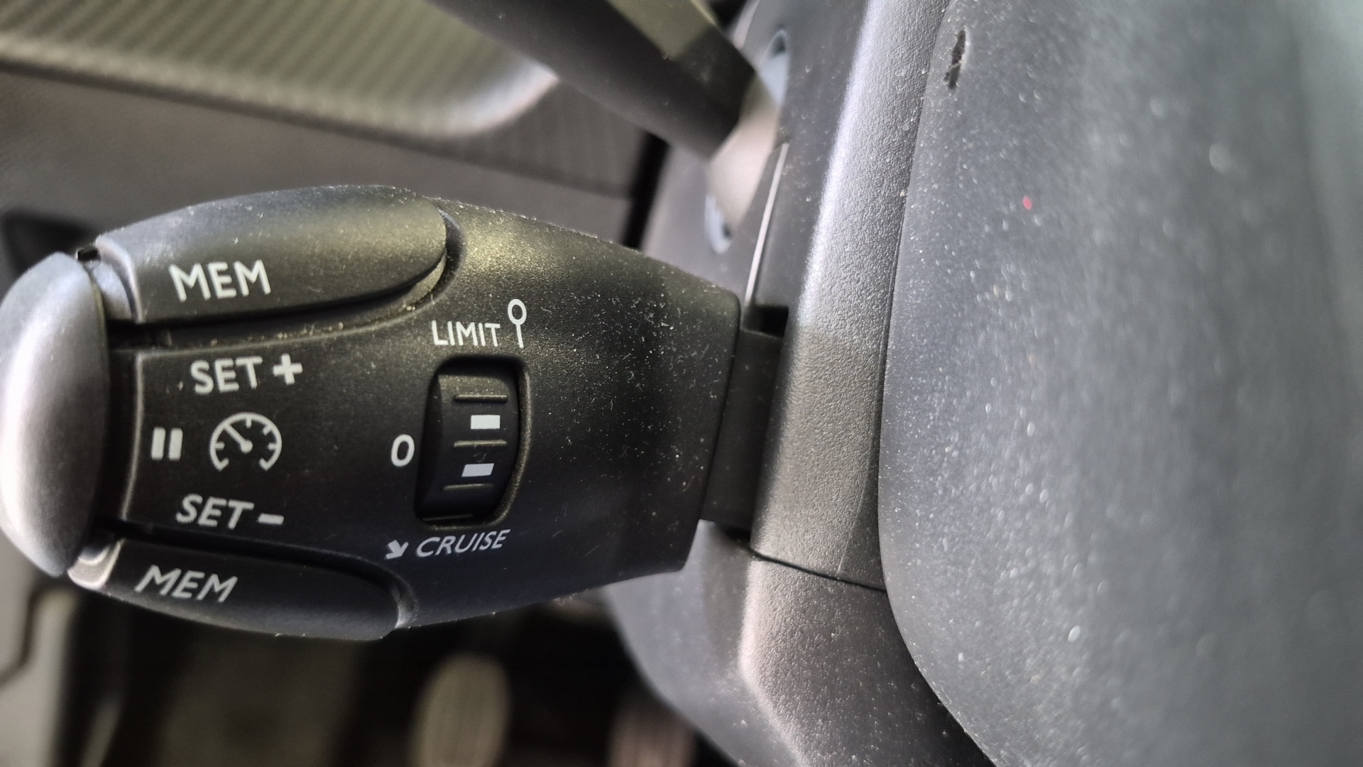 PEUGEOT 208 Allure 100 ch BVM6