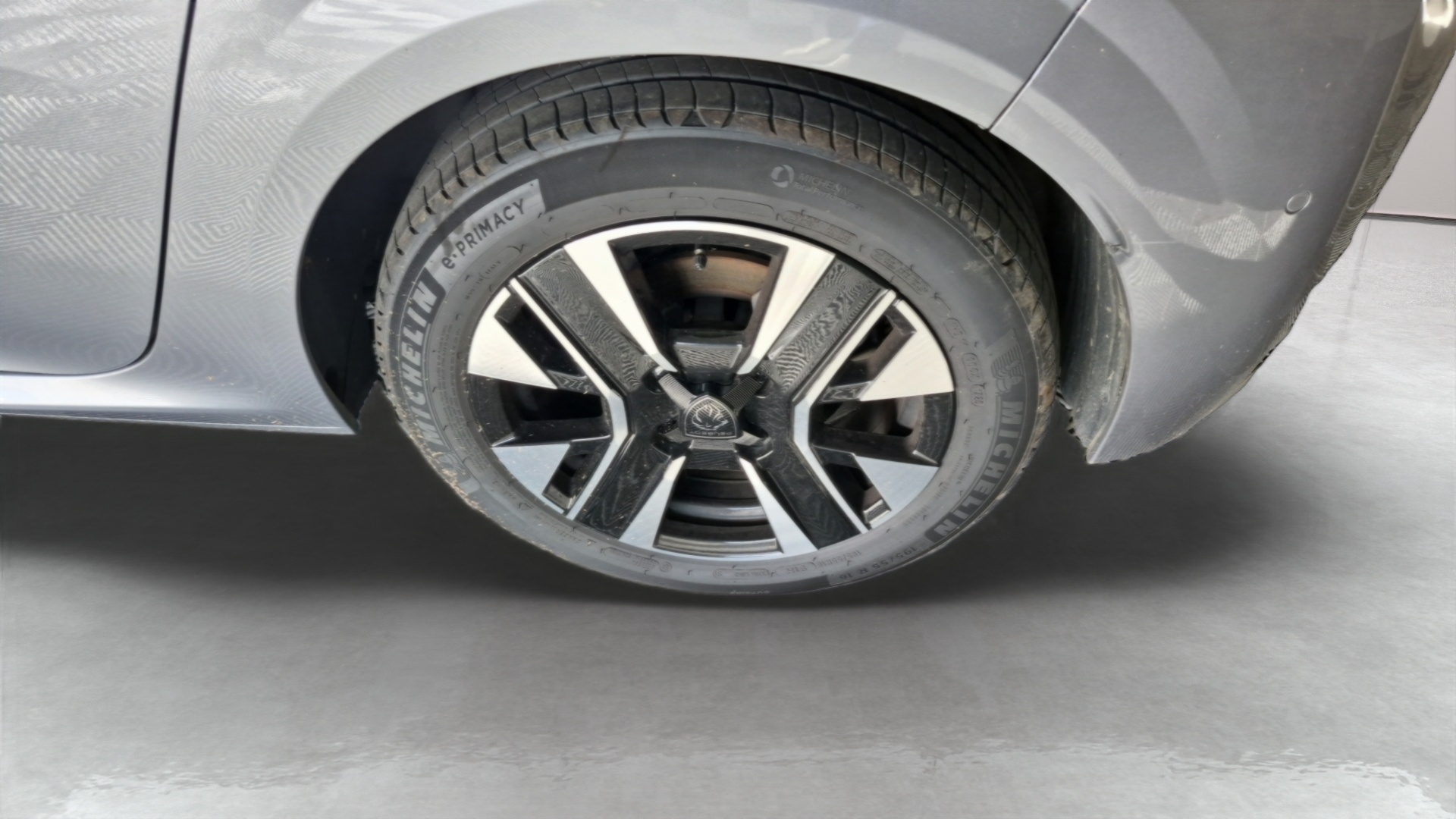 PEUGEOT 208 Allure 100 ch BVM6