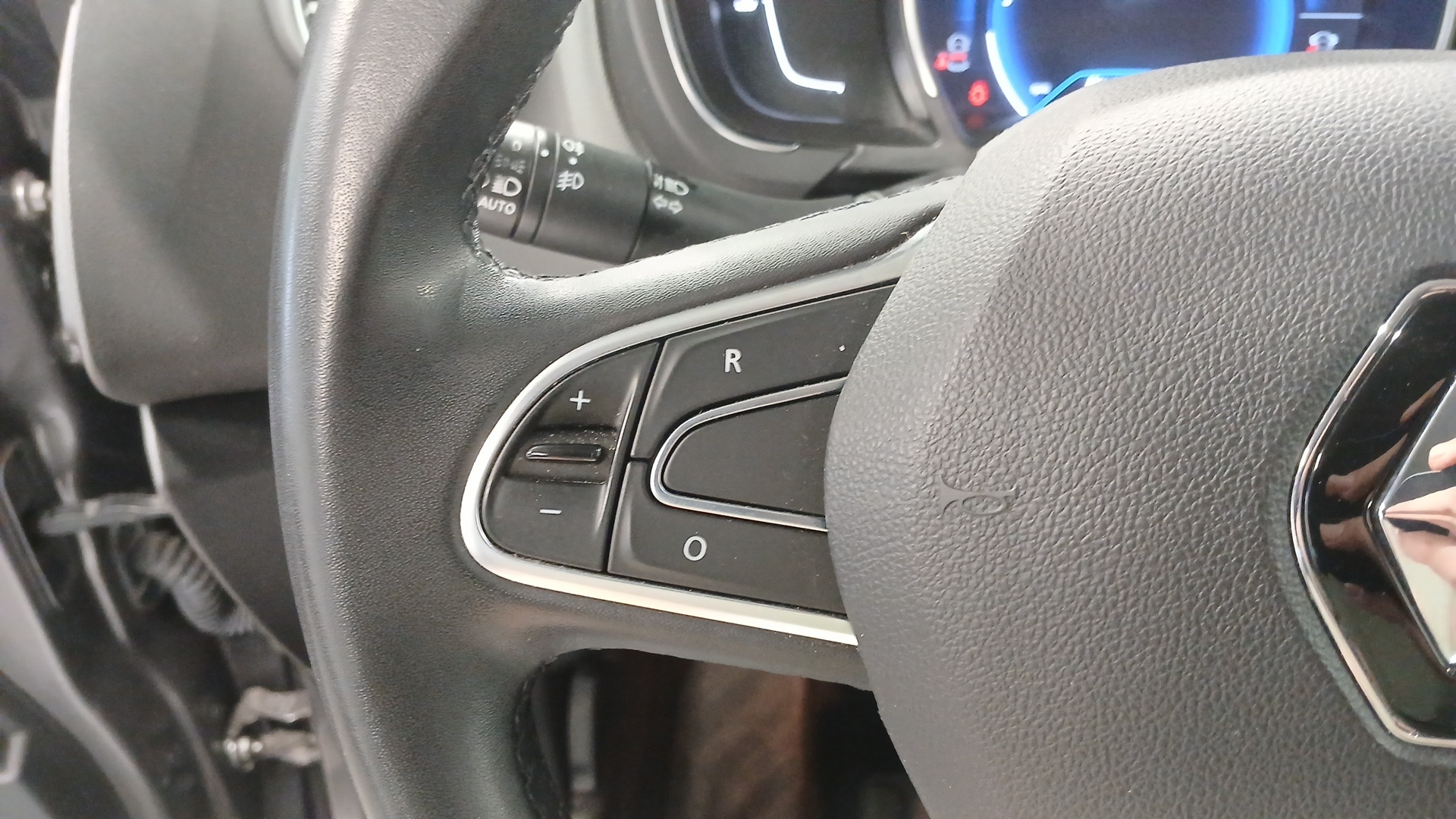 RENAULT SCENIC IV BUSINESS Blue dCi 120 - 21 Business
