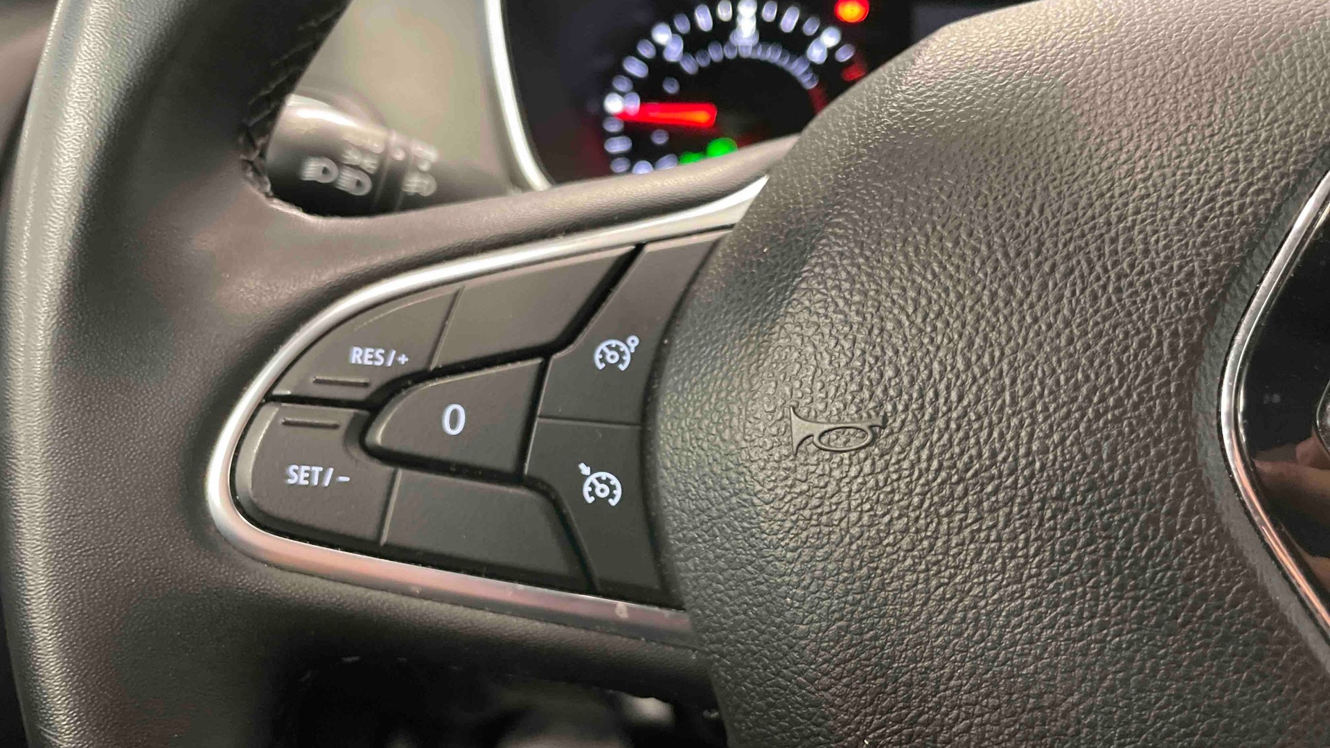 RENAULT MEGANE IV BERLINE Blue dCi 115 EDC Evolution