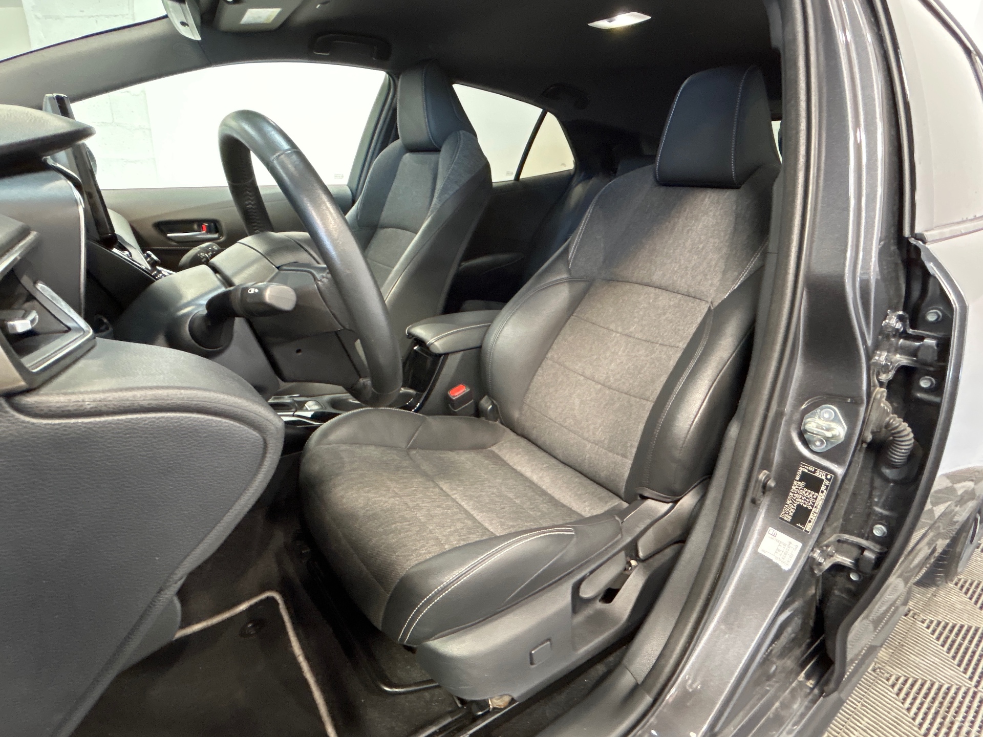 TOYOTA COROLLA PRO HYBRIDE 140H DESIGN