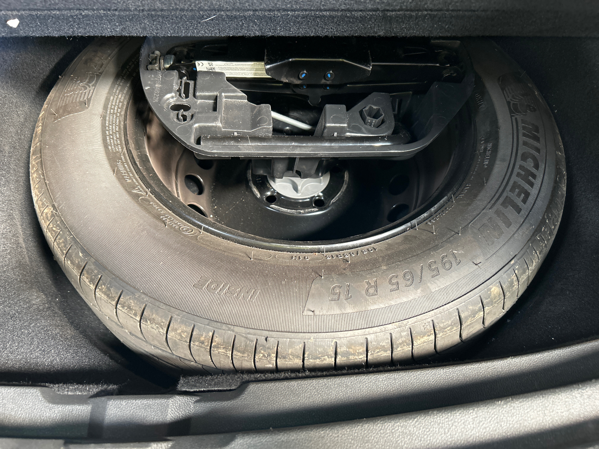 RENAULT MEGANE IV ESTATE techno TCe 140 EDC -23