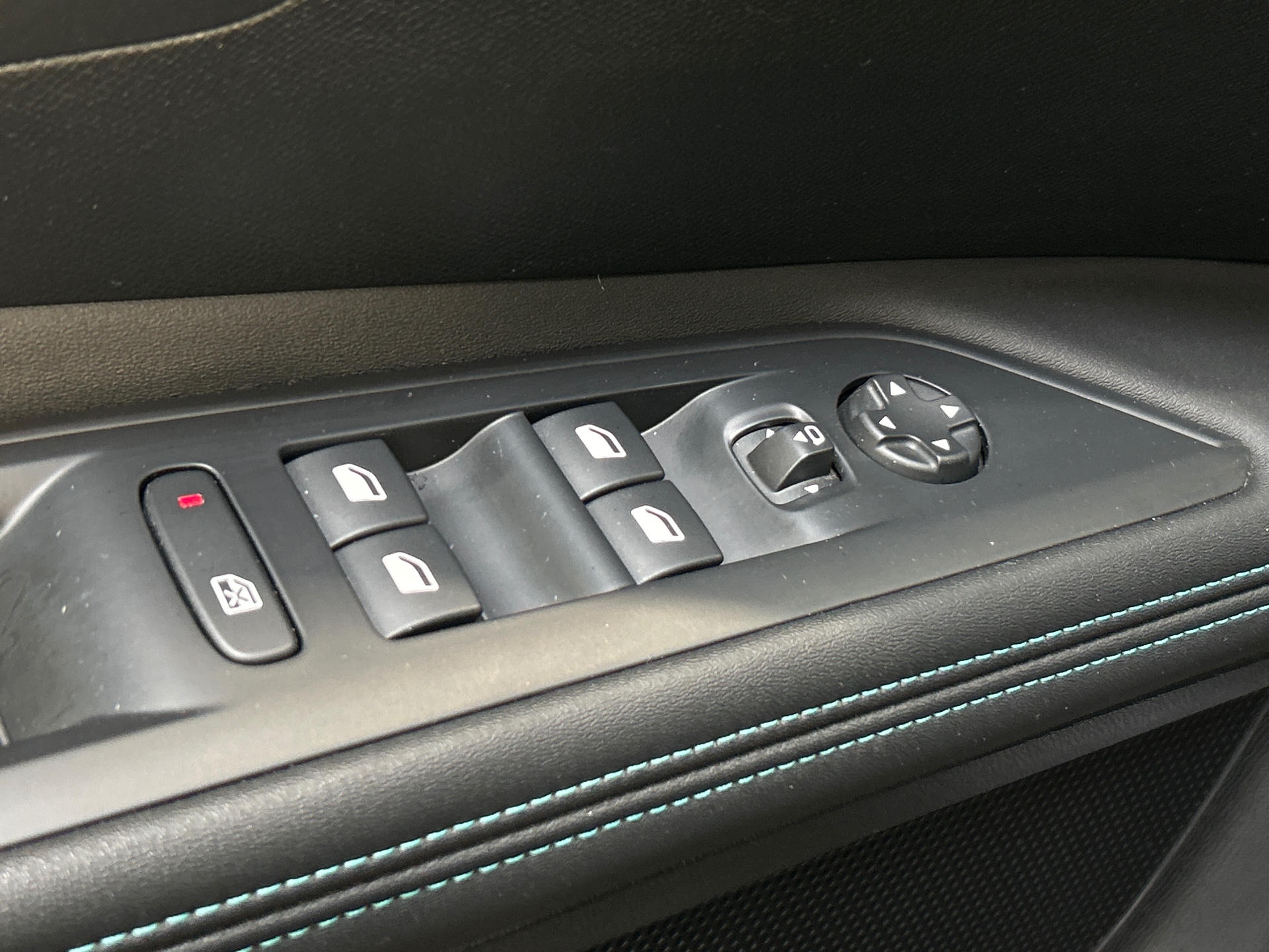 PEUGEOT 3008 ALLURE PACK HYBRID 136 E-DCS6